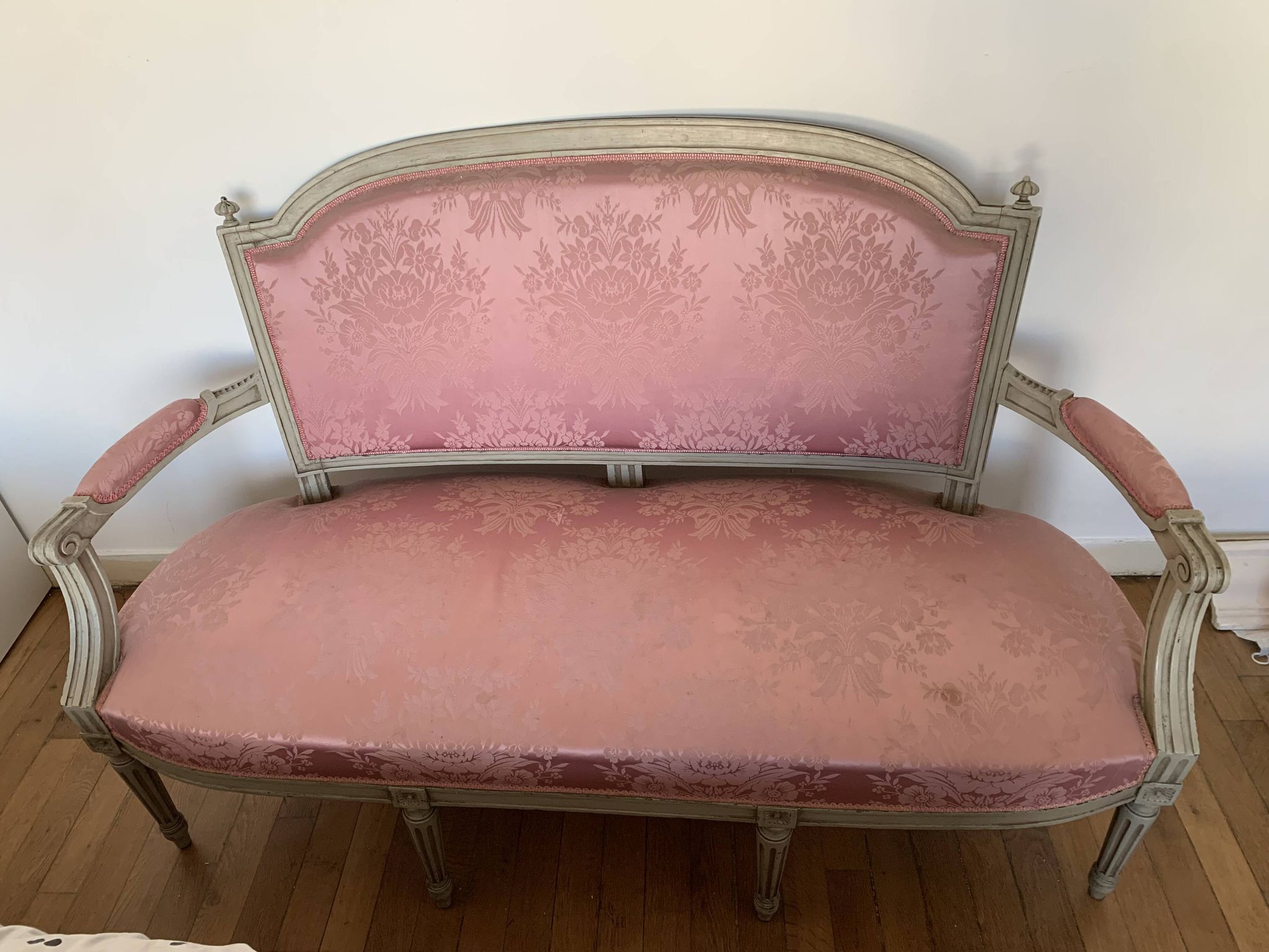Vintage canapé / Antique banquette in Louis XVI style