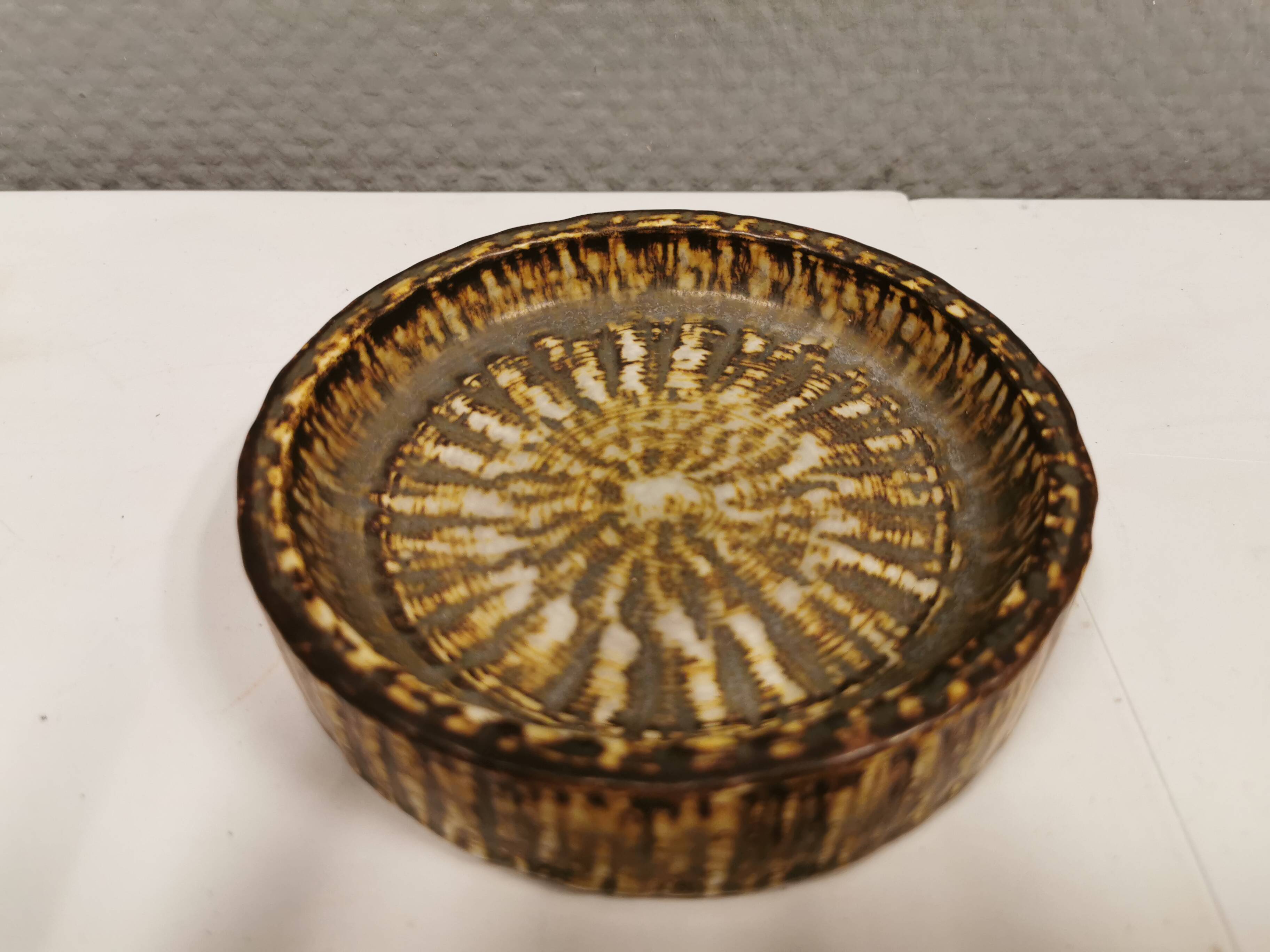 cendrier en glaçure de fourrure de lièvre de Rörstrand Suède, fabriqué par Gunnar Nylund