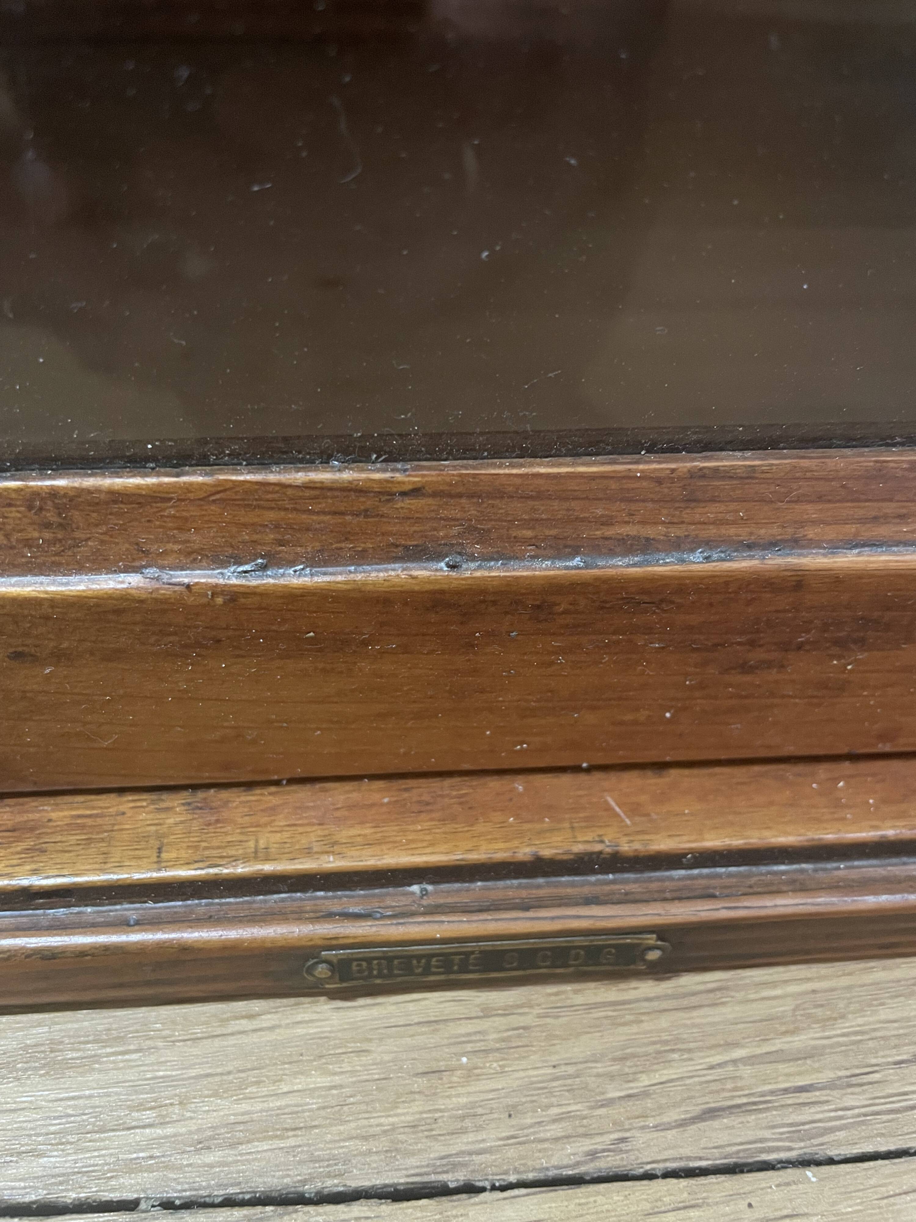 Vitrine vintage en bois 260319
