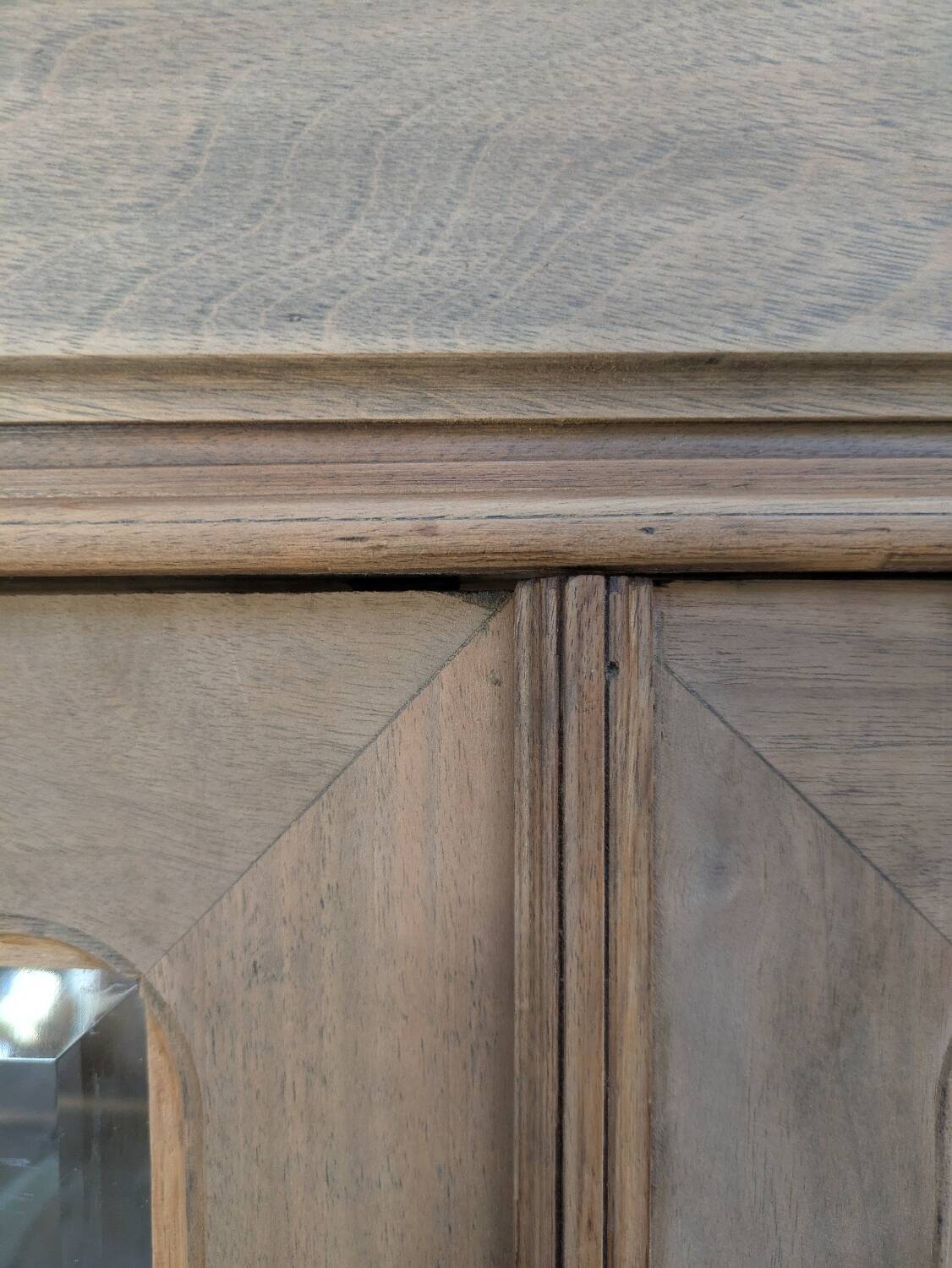 Glass cabinet