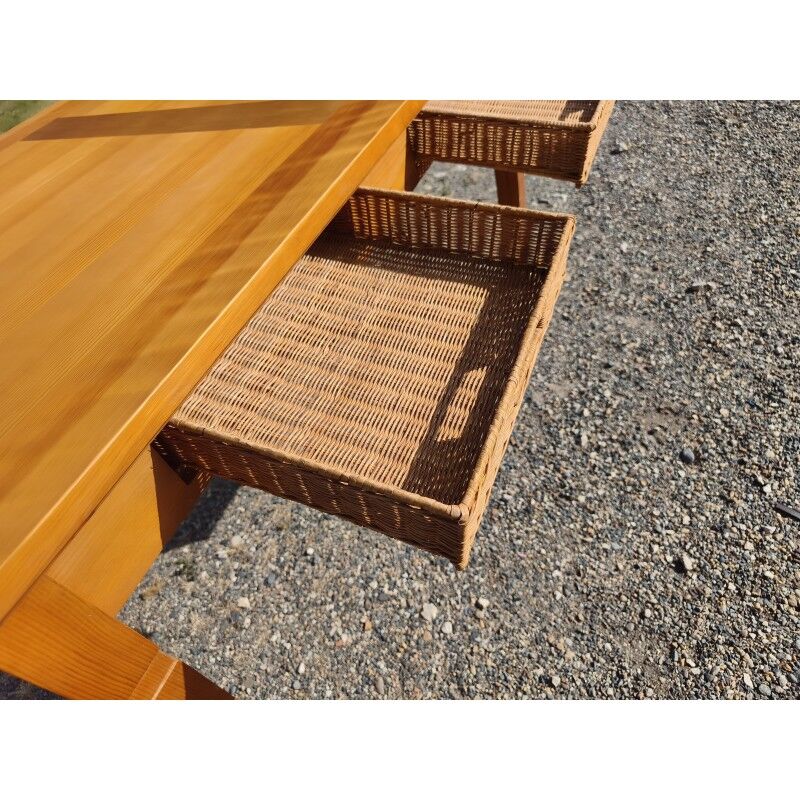Table vintage en pin et osier