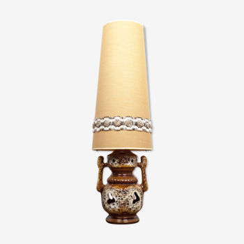 Of the 1970s vintage, foot in ceramic and fabric shade floor lamp