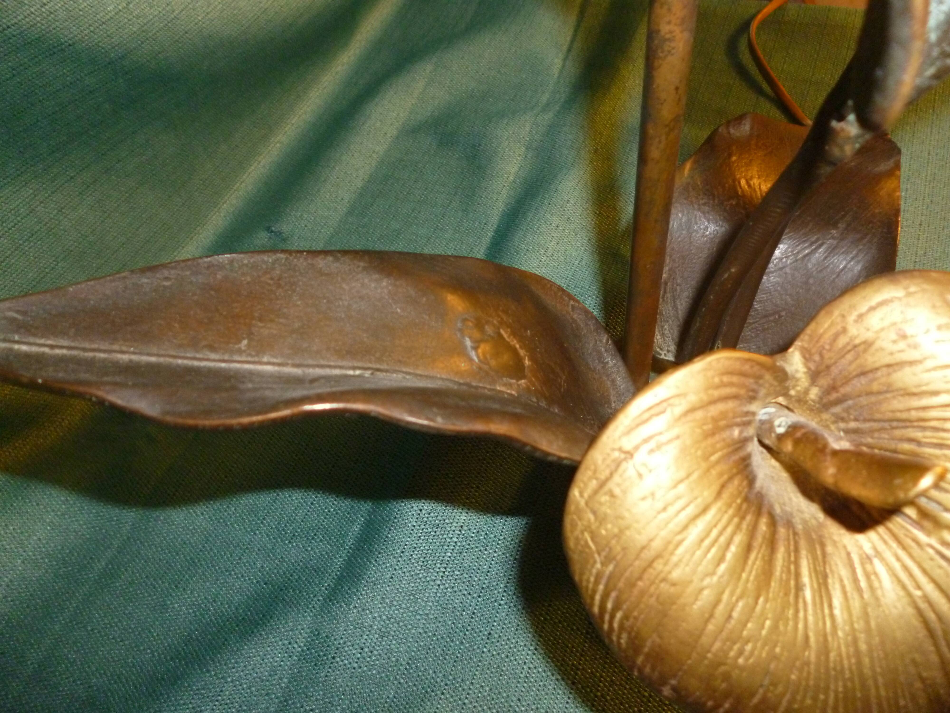 Bronze lamp with arum flowers