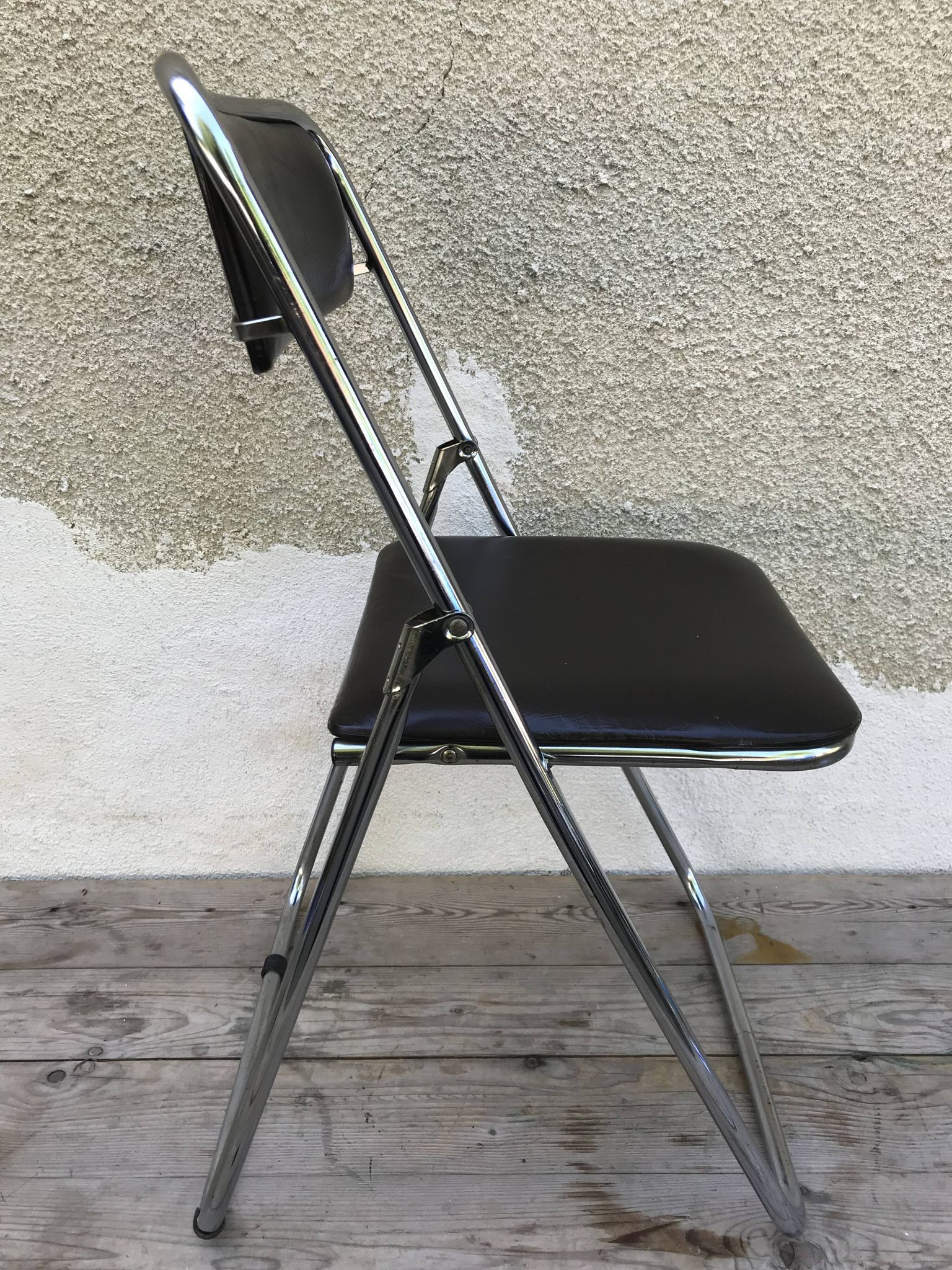 Old Soudexvinyl folding chair 70s