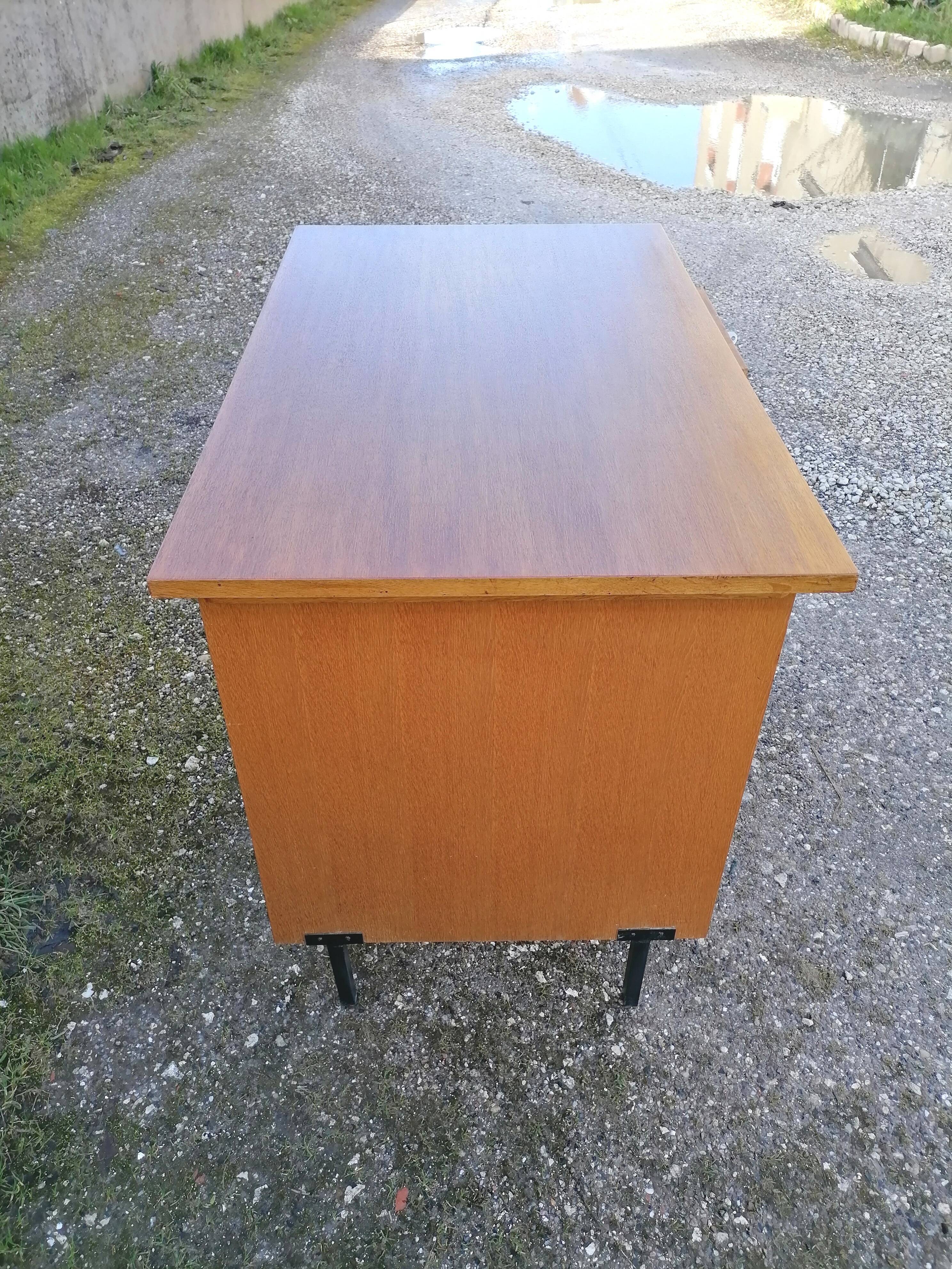 SMALL OFFICE. VINTAGE