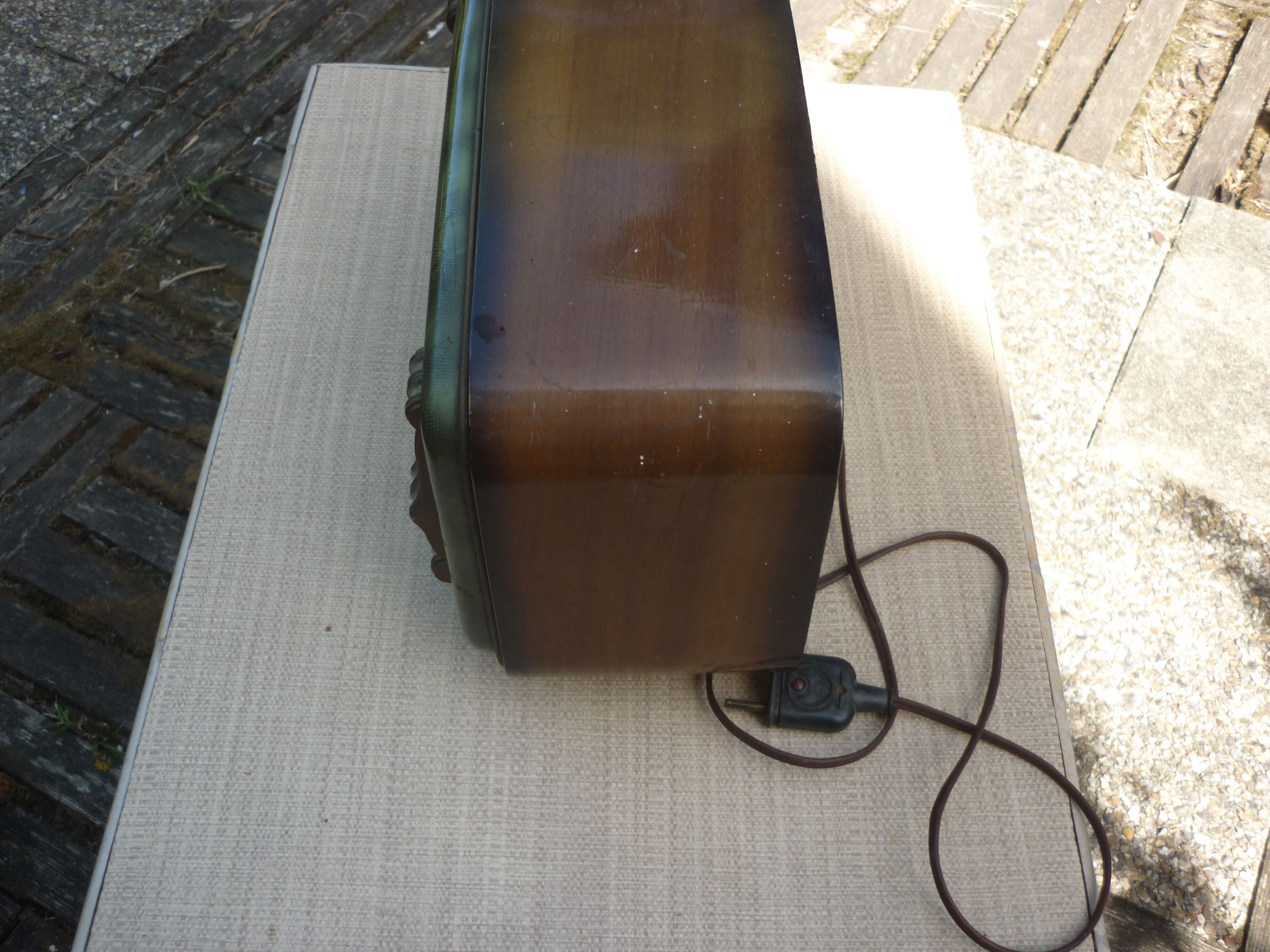 Oceanic vintage radio station