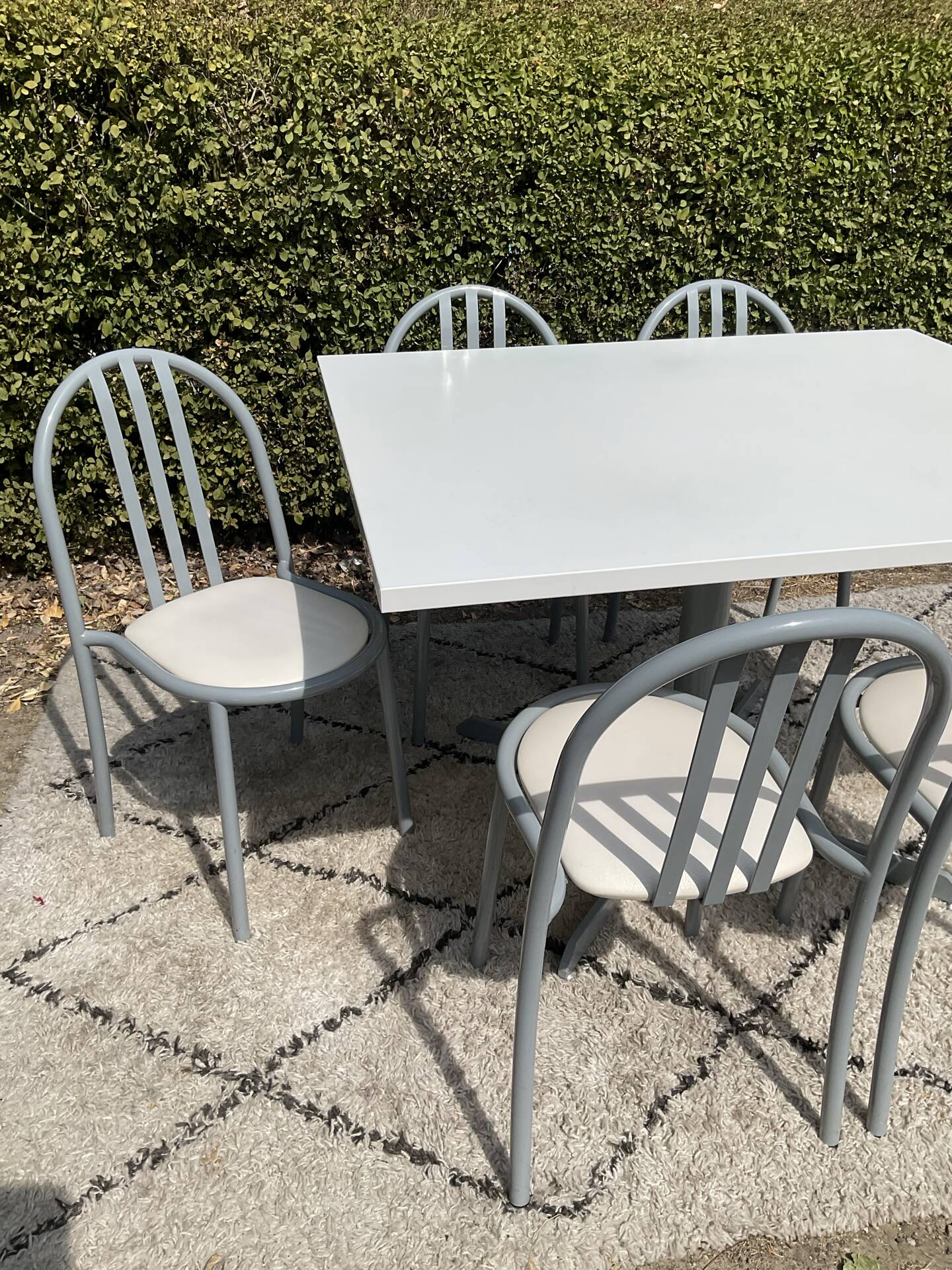 Ensemble Robert Mallet Stevens table à manger et 5 chaises