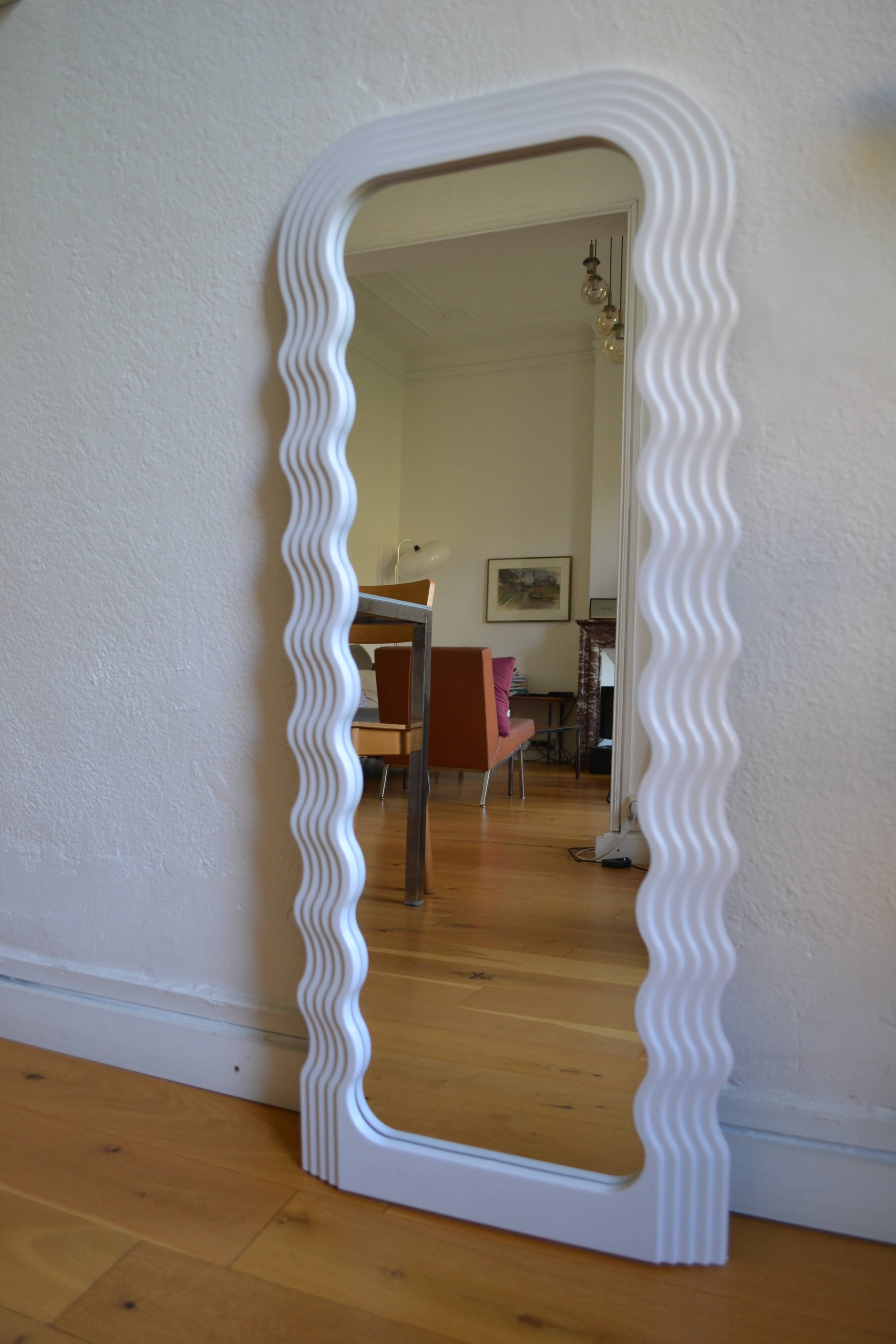 Wall mirror