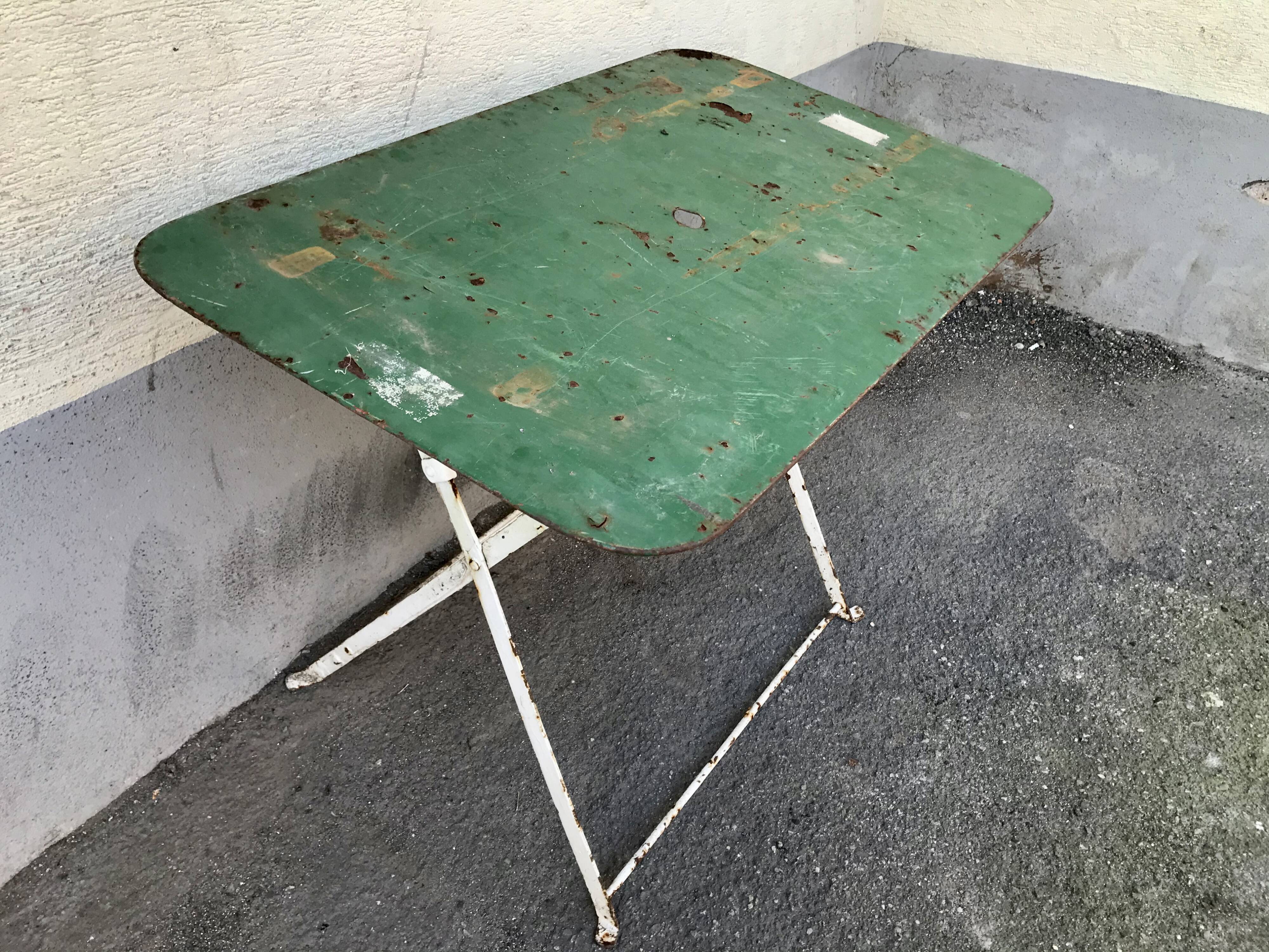 Former garden table folding iron table