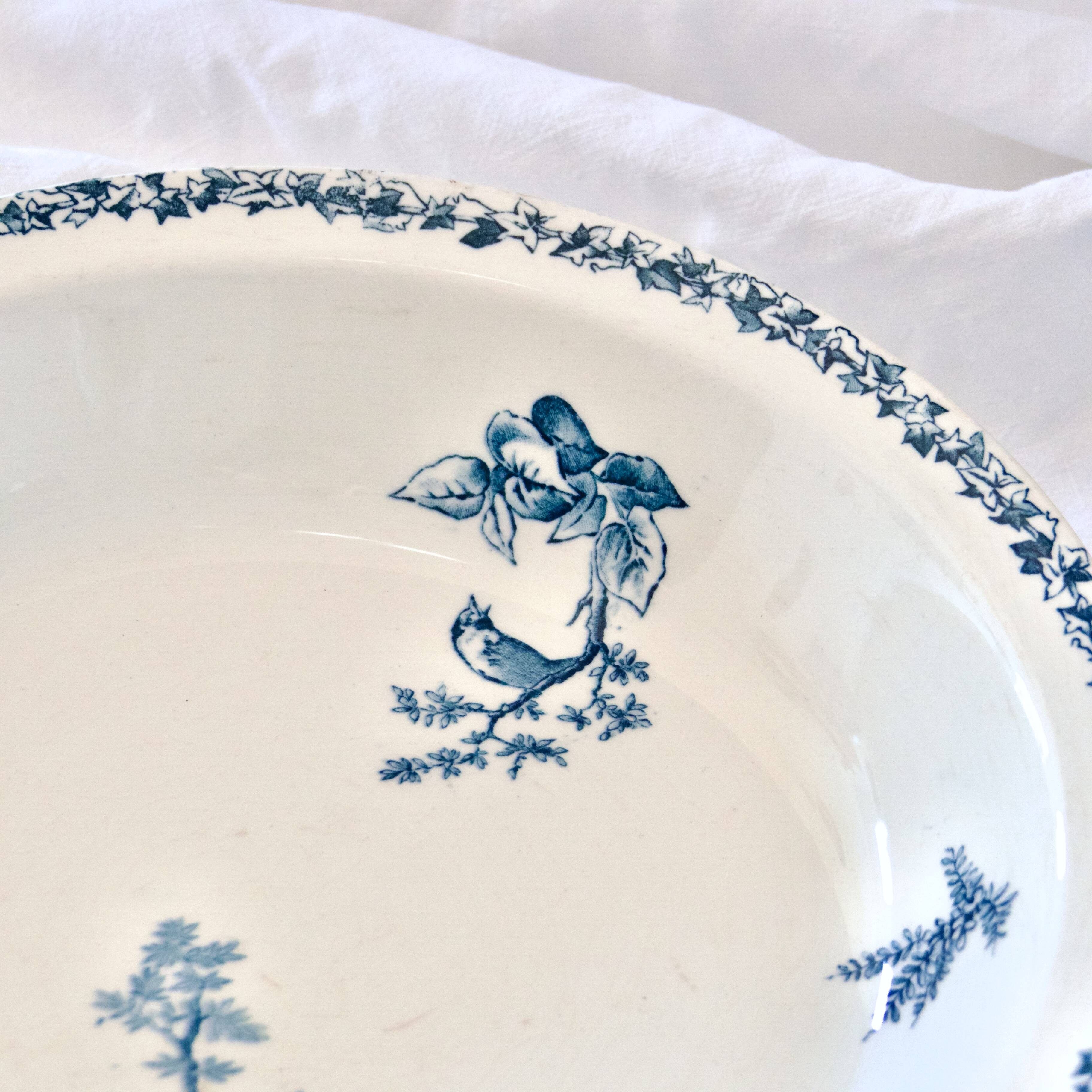 19th century hollow dish iron earth birds Choisy-le-Roi HB&C