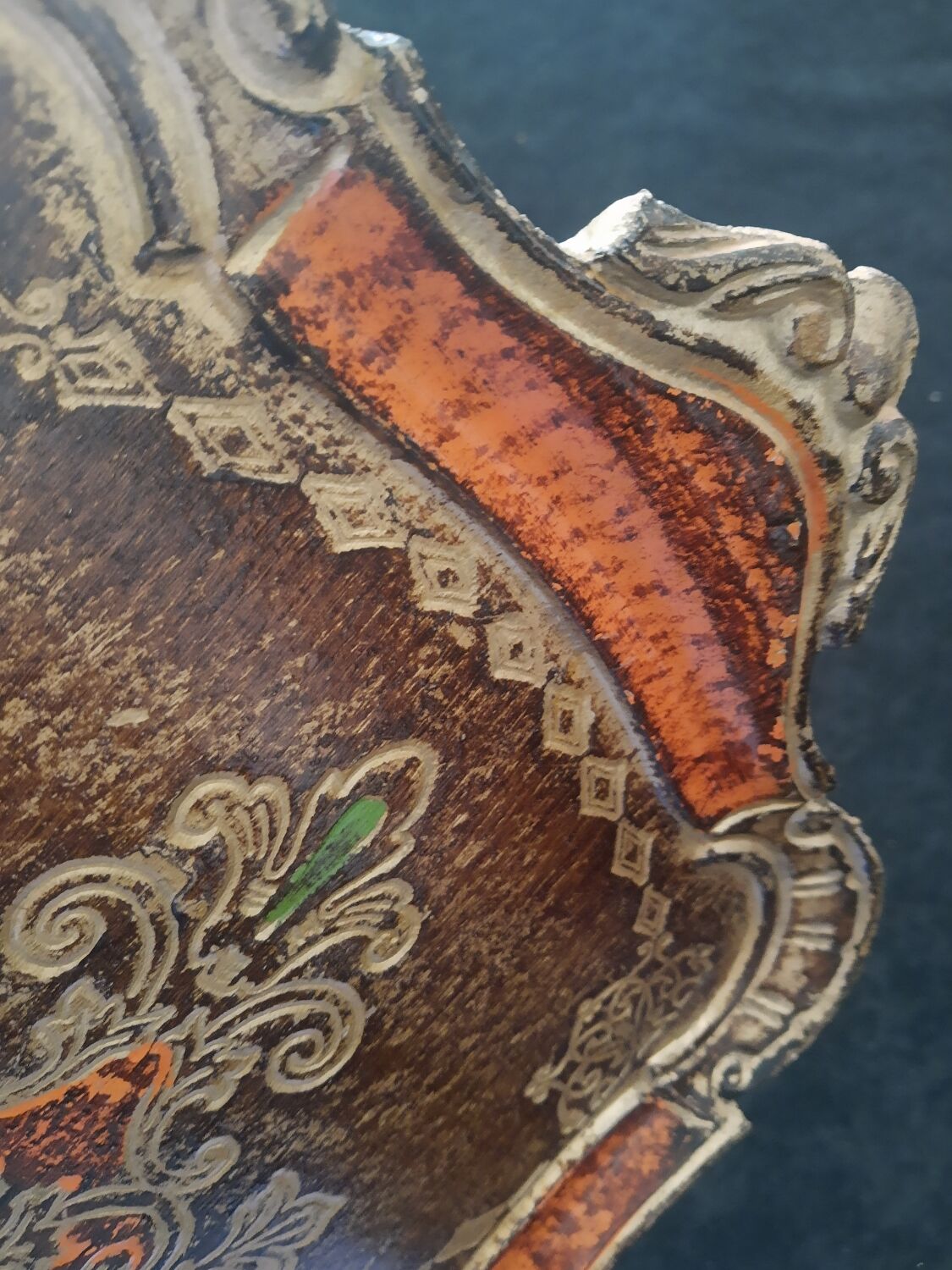 Florentine tray in vintage carved wood
