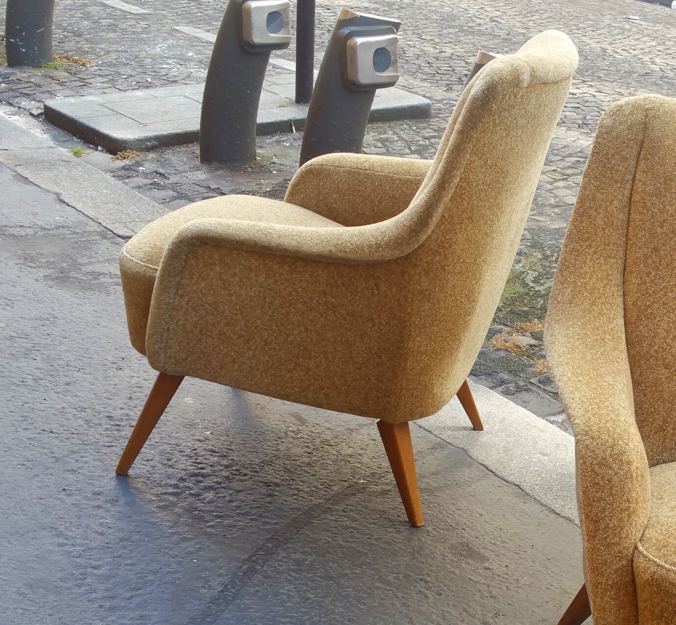 Danish club Chair armrest wave 50/60s yellow beige