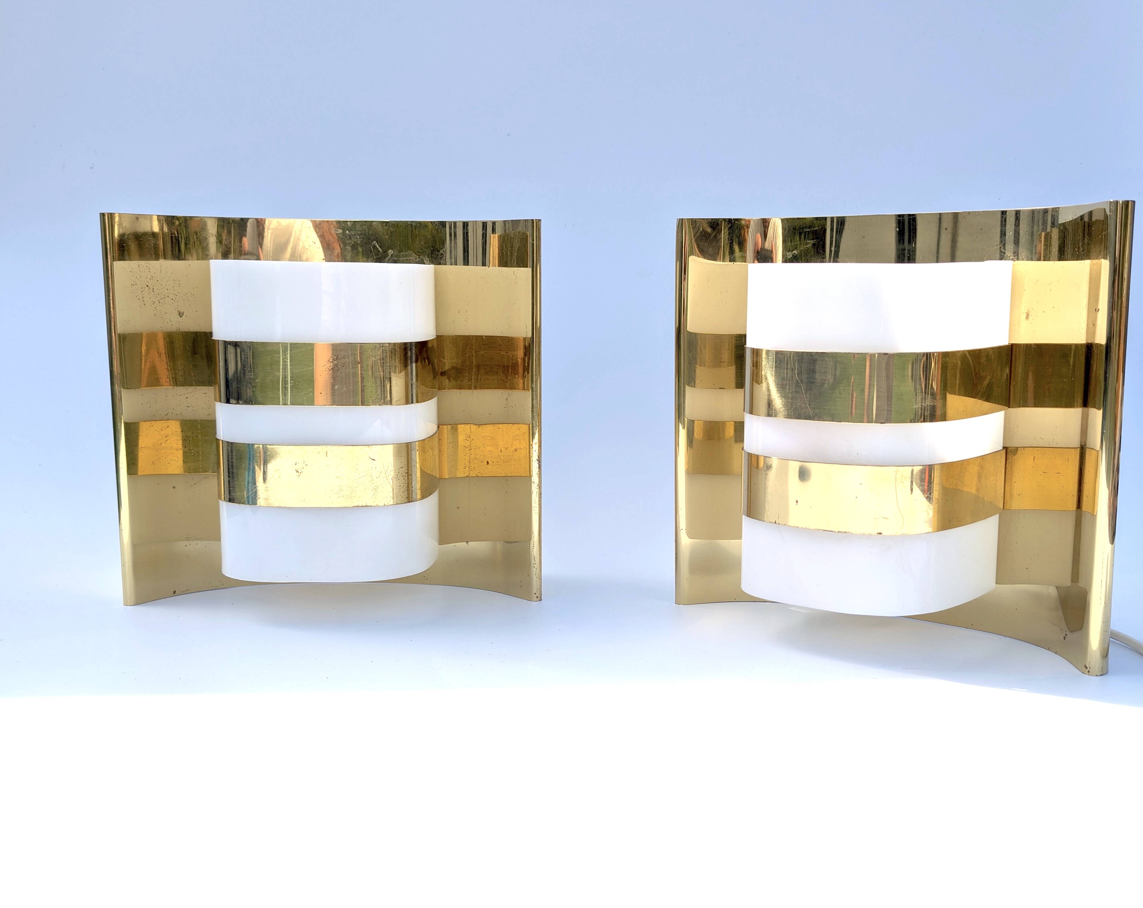 Pair of Hans-Agne Jakobsson V334/1 wall lamps in brass and opaline plastic