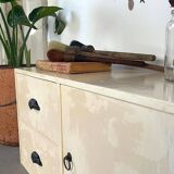 Beige workshop furniture