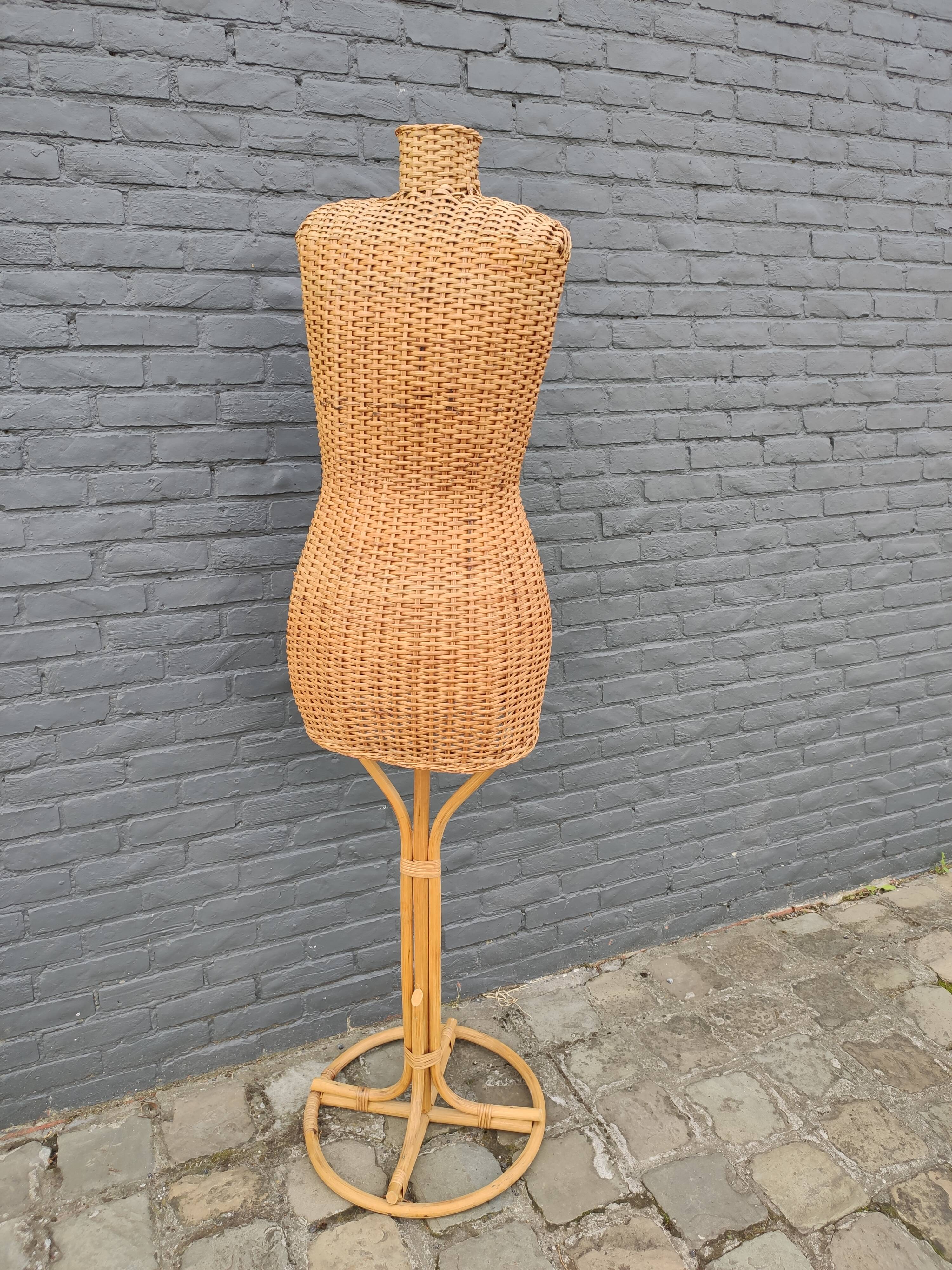 Mannequin  buste vintage en osier  et bambou