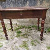 Desk with turned legs