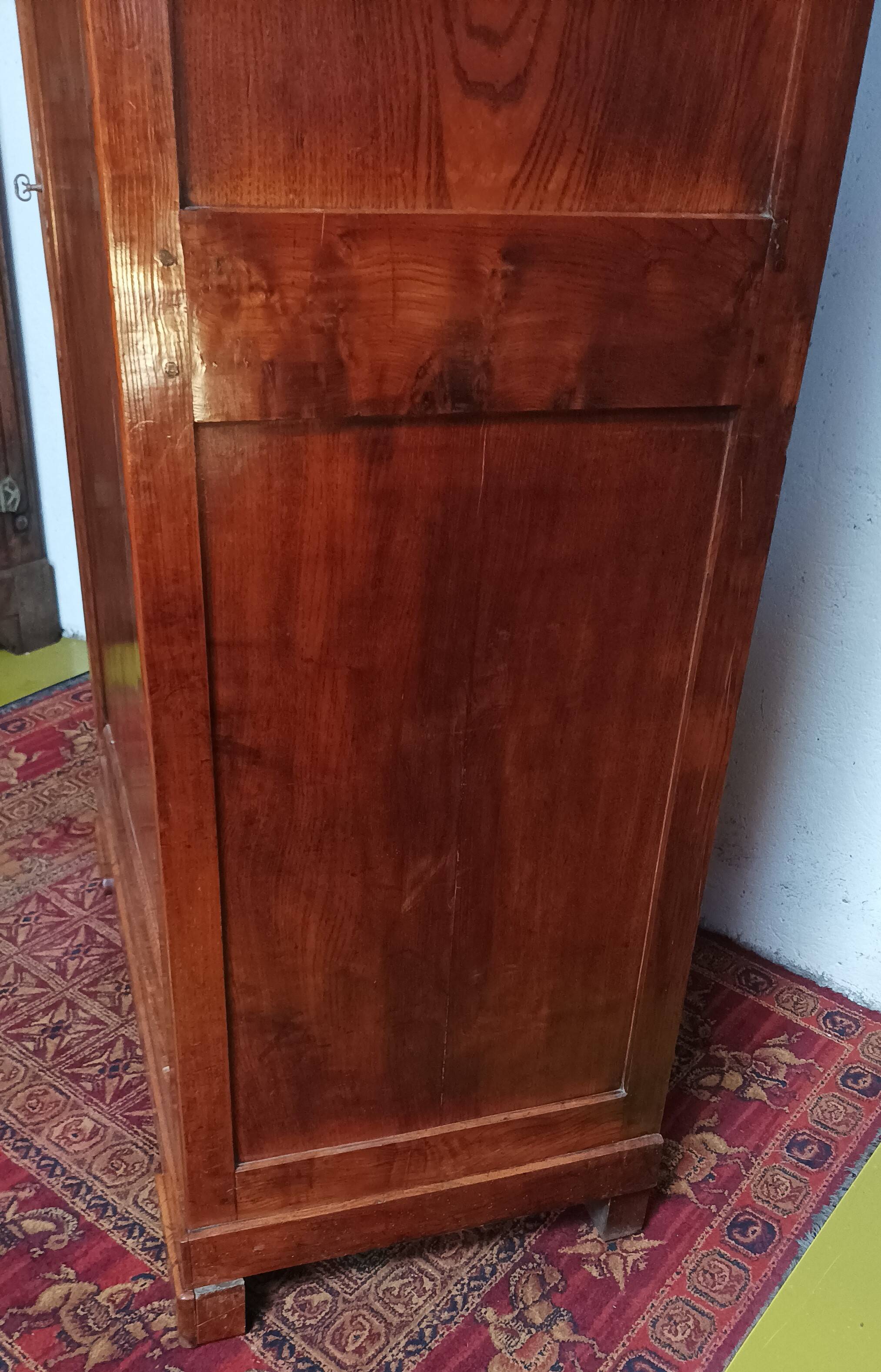 Louis Philippe 1-door oak wardrobe