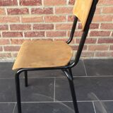 Ancienne chaise d'école