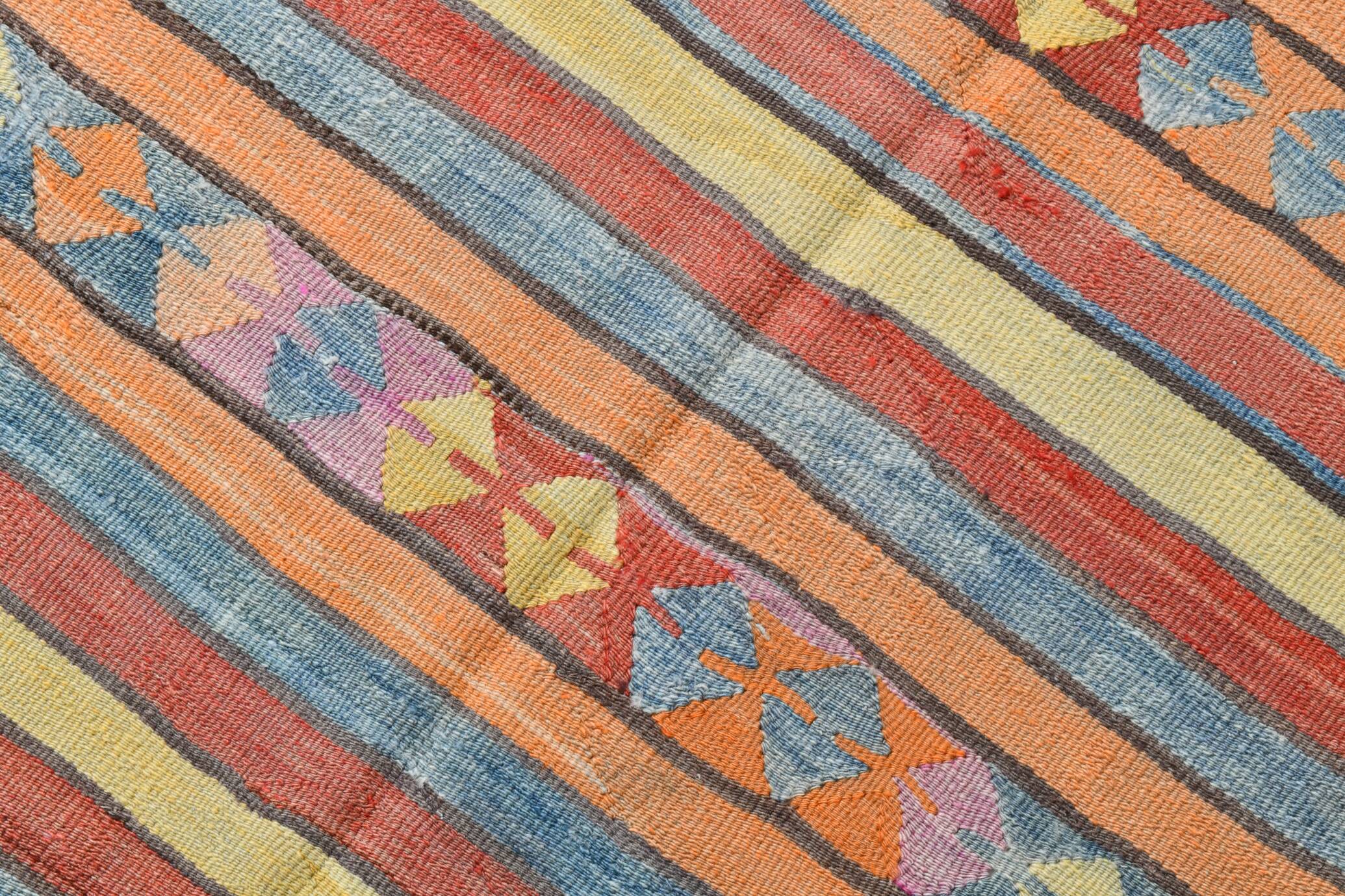 4x7 Handmade Wool Turkish Vintage Kilim Rug, 136x201Cm SK 32979