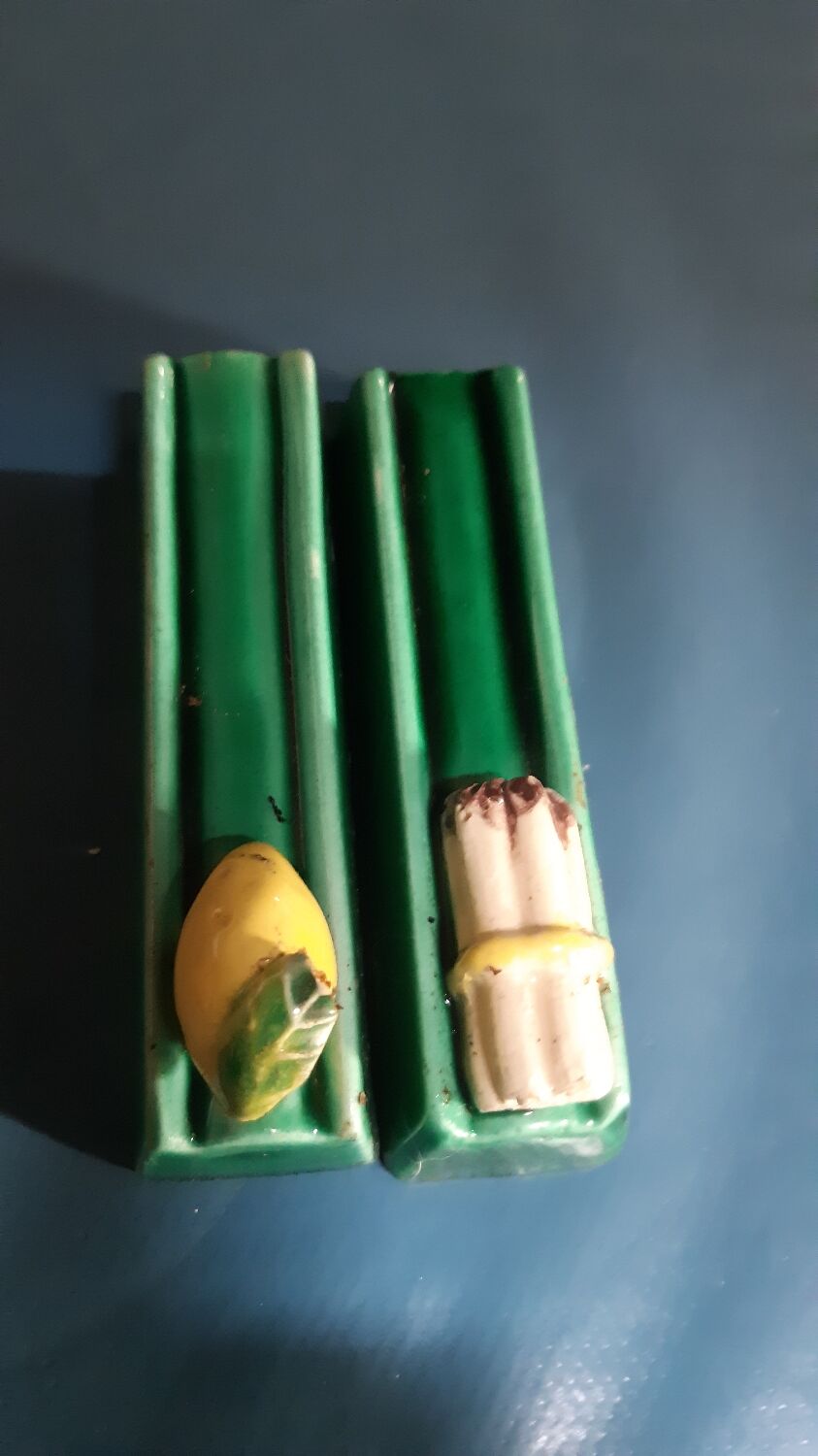 Vintage ceramic knife holder