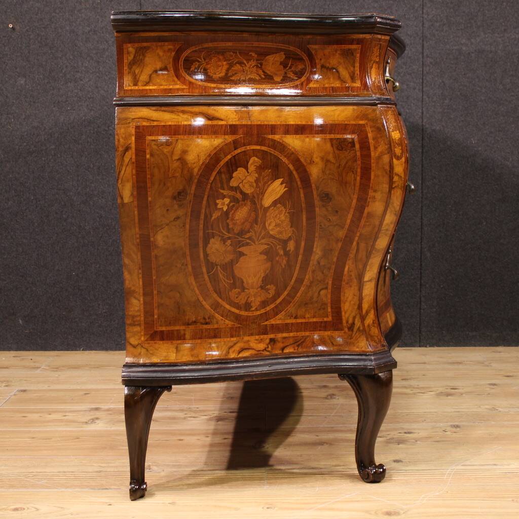 Lombard Venetian chest of drawers in Louis XV style