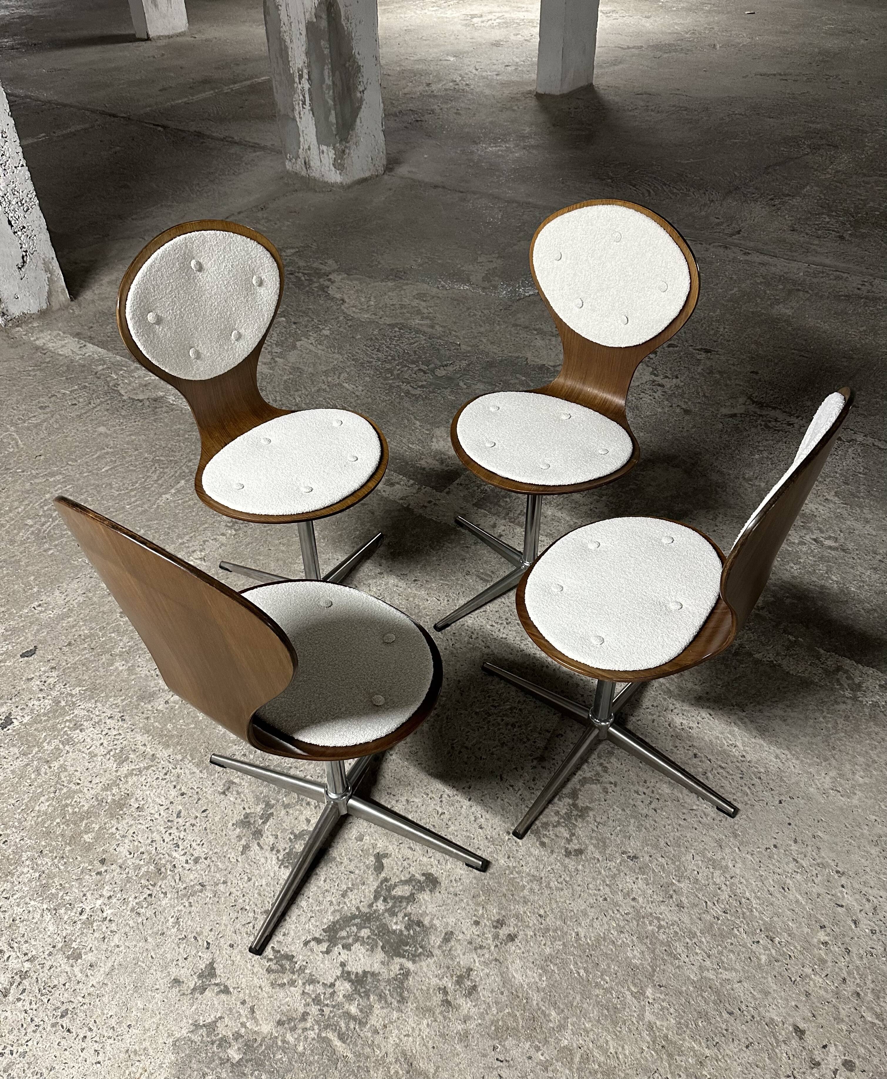 Suite de 4 chaises vintage bois cintré et palissandre. Allemagne, années 60