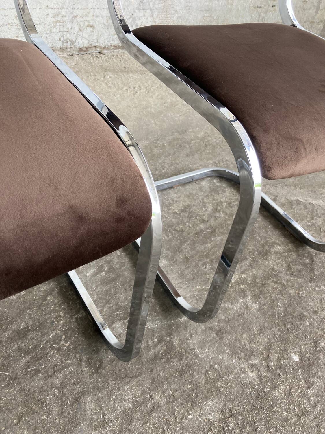 Paire de chaises chromées vintage 1970