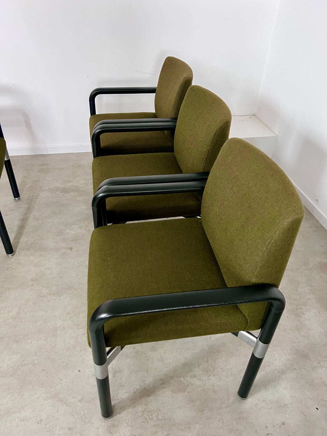 Lot de 4 chaises fauteuils design années 80 Wilkhahn métal et tissu vintage