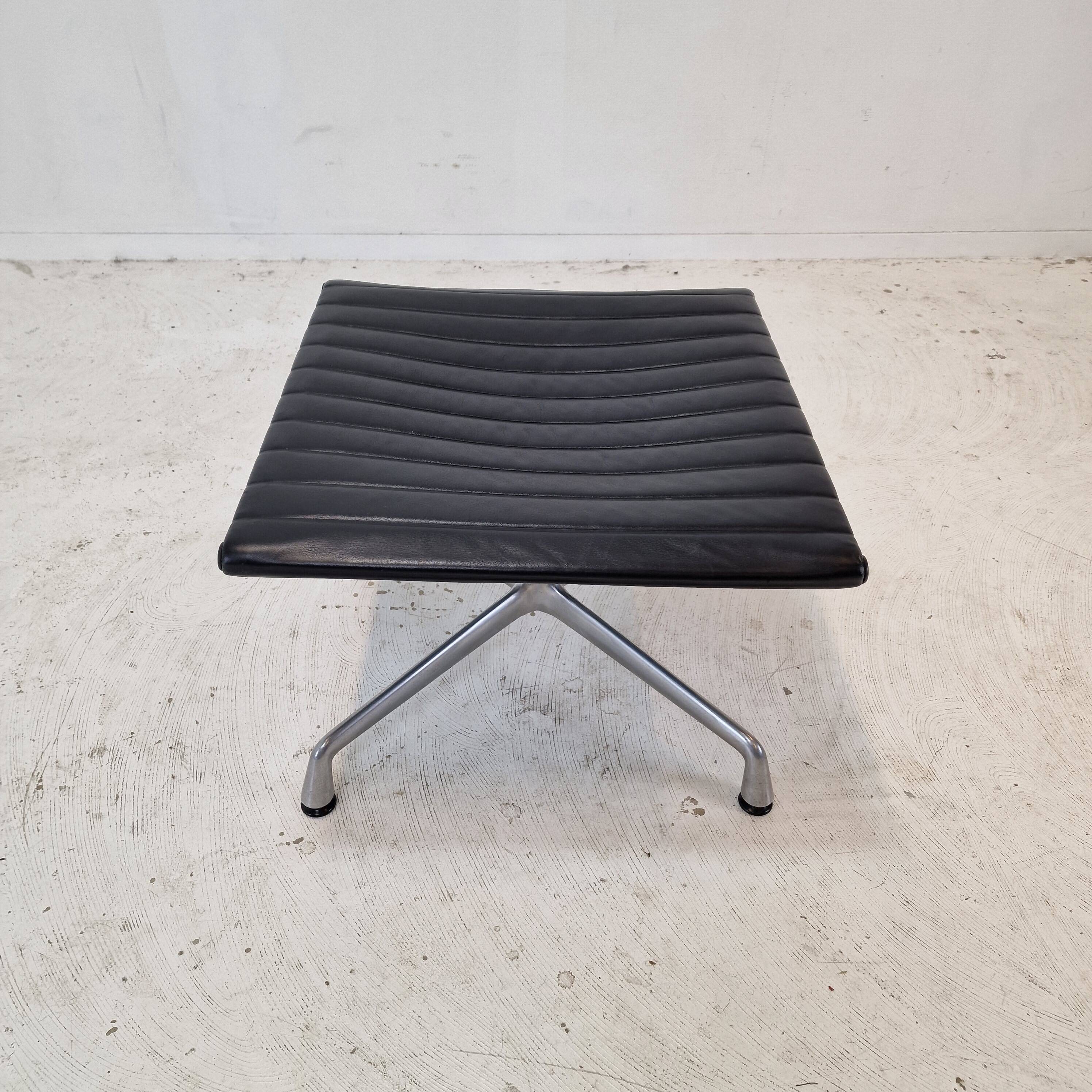 Model EA 124 + 125 Vitra Lounge Chair and Ottoman by Charles & Ray Eames