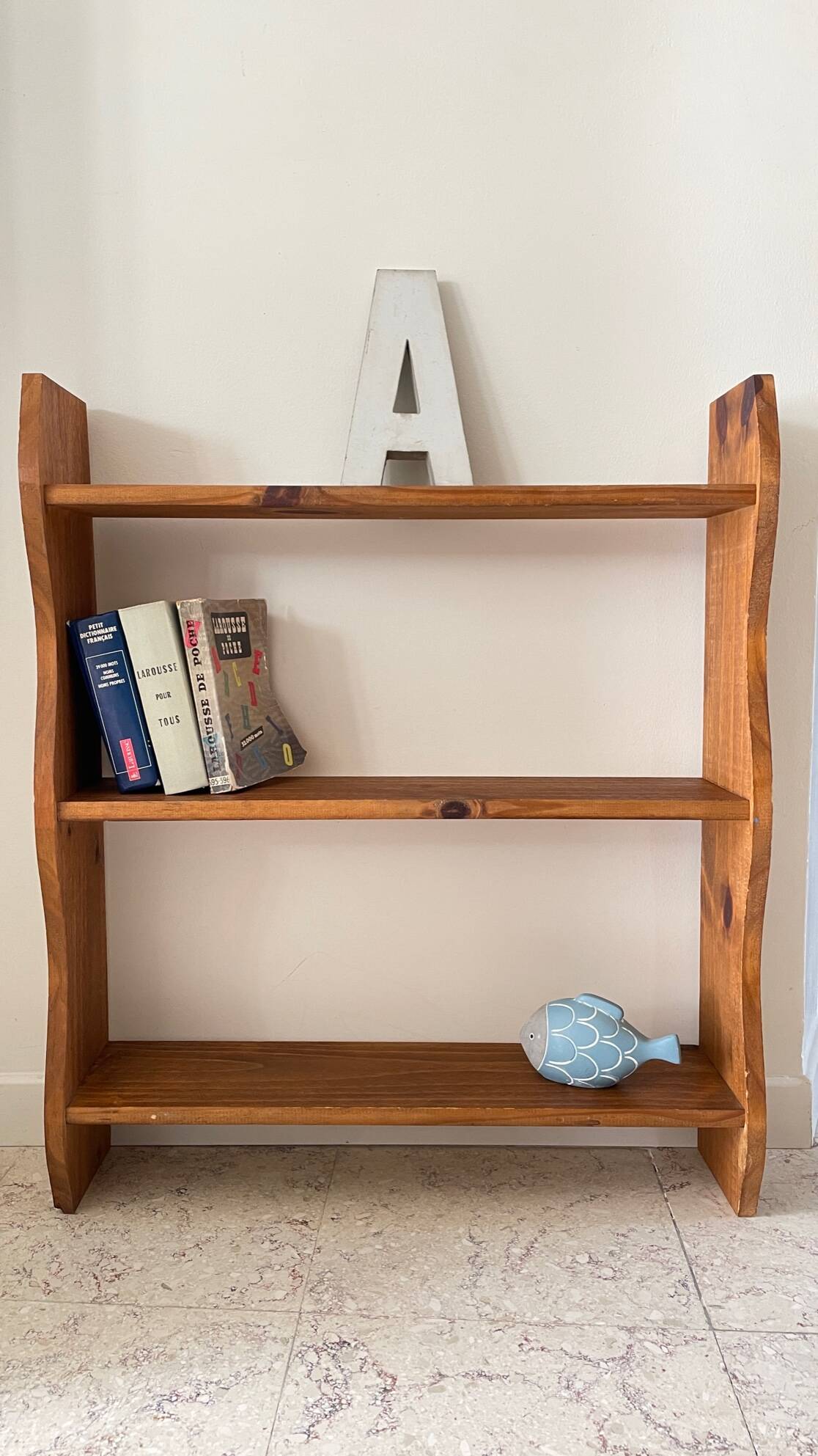 Shelf to stand or hang with 3 vintage wood trays