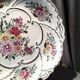 Plat a tarte ou plat decoratif porcelaine a decor floral