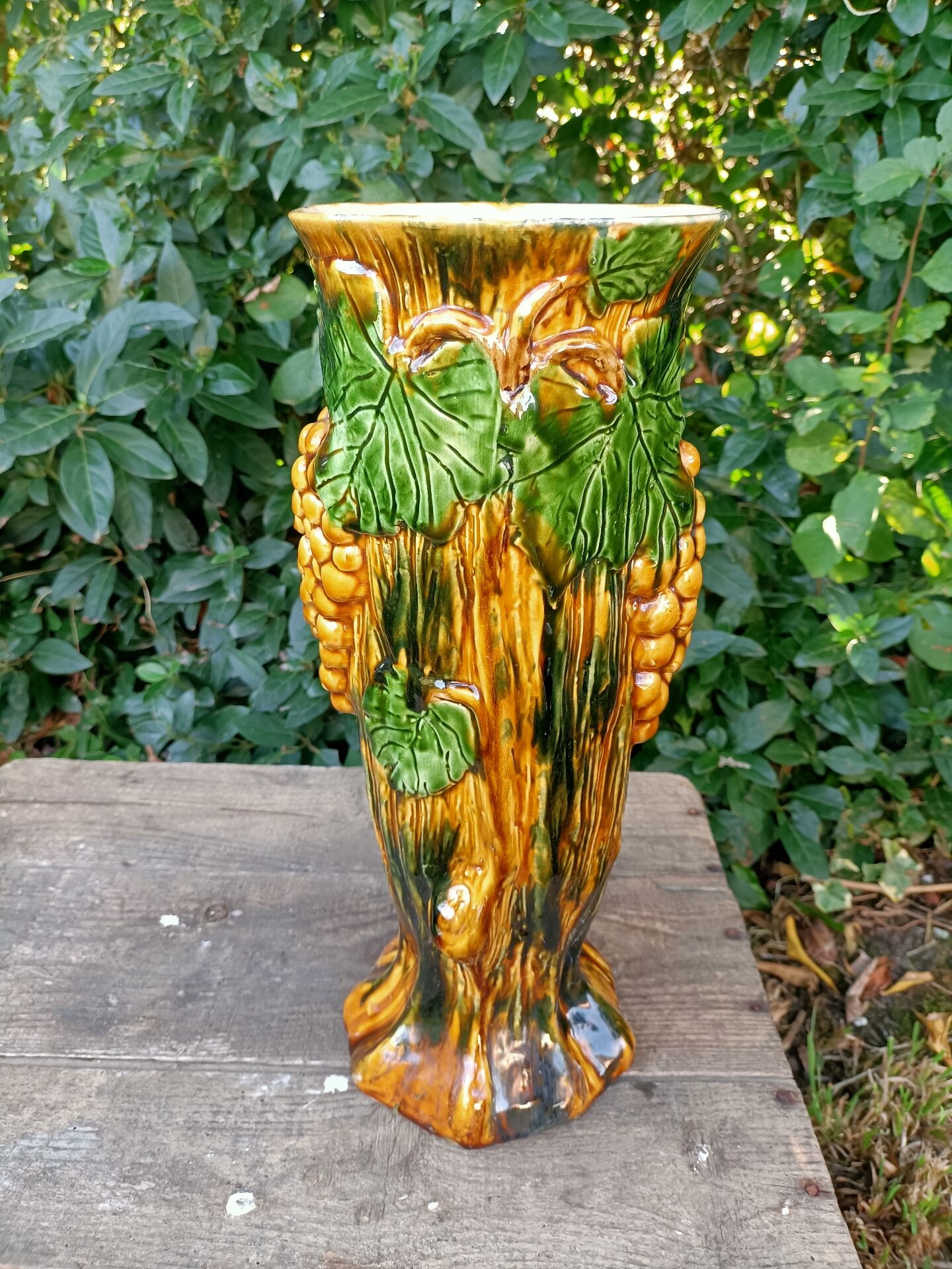 Retro Grapevine Barbotine Vase