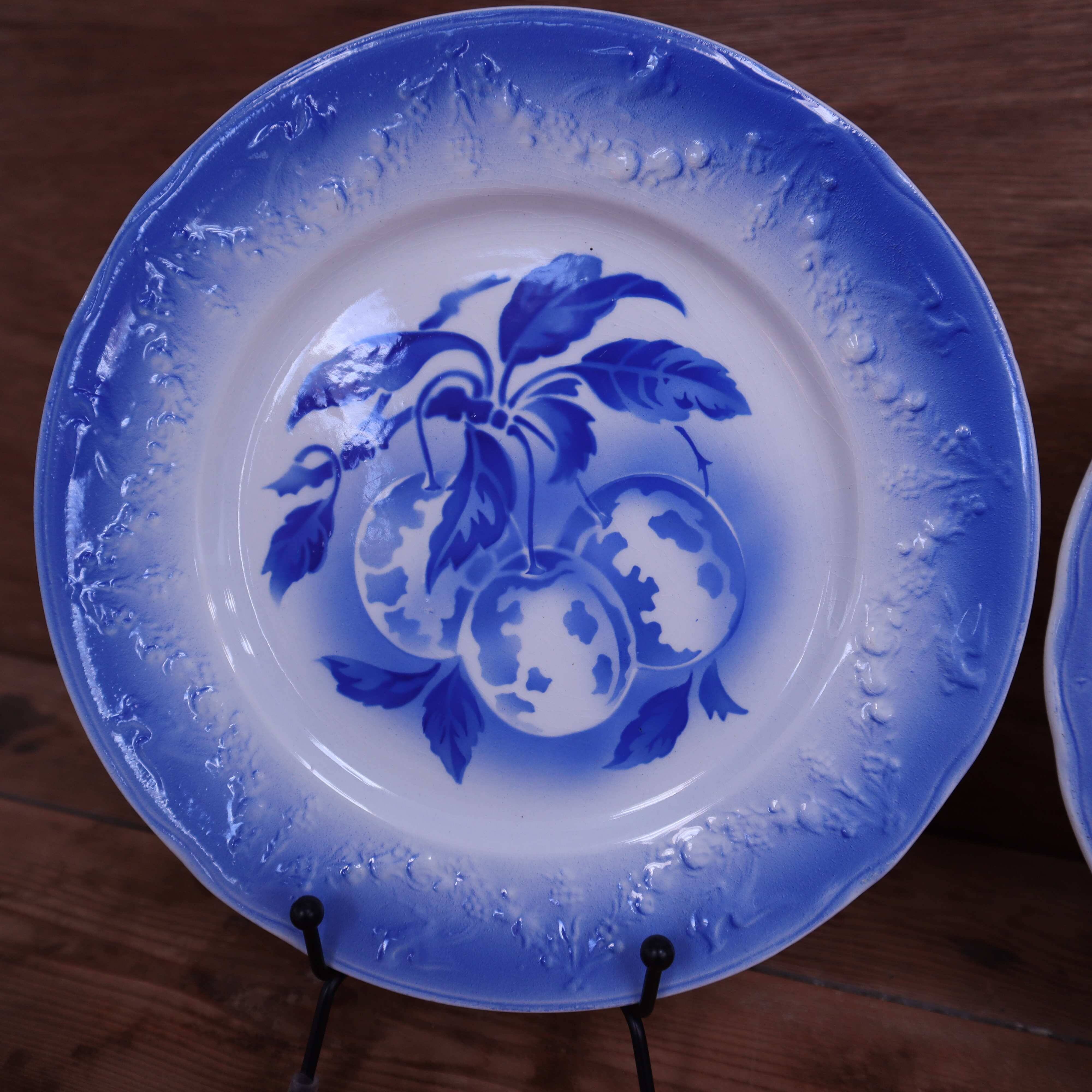 Set of 3 KetG Lunéville plates in blue with fruit patterns