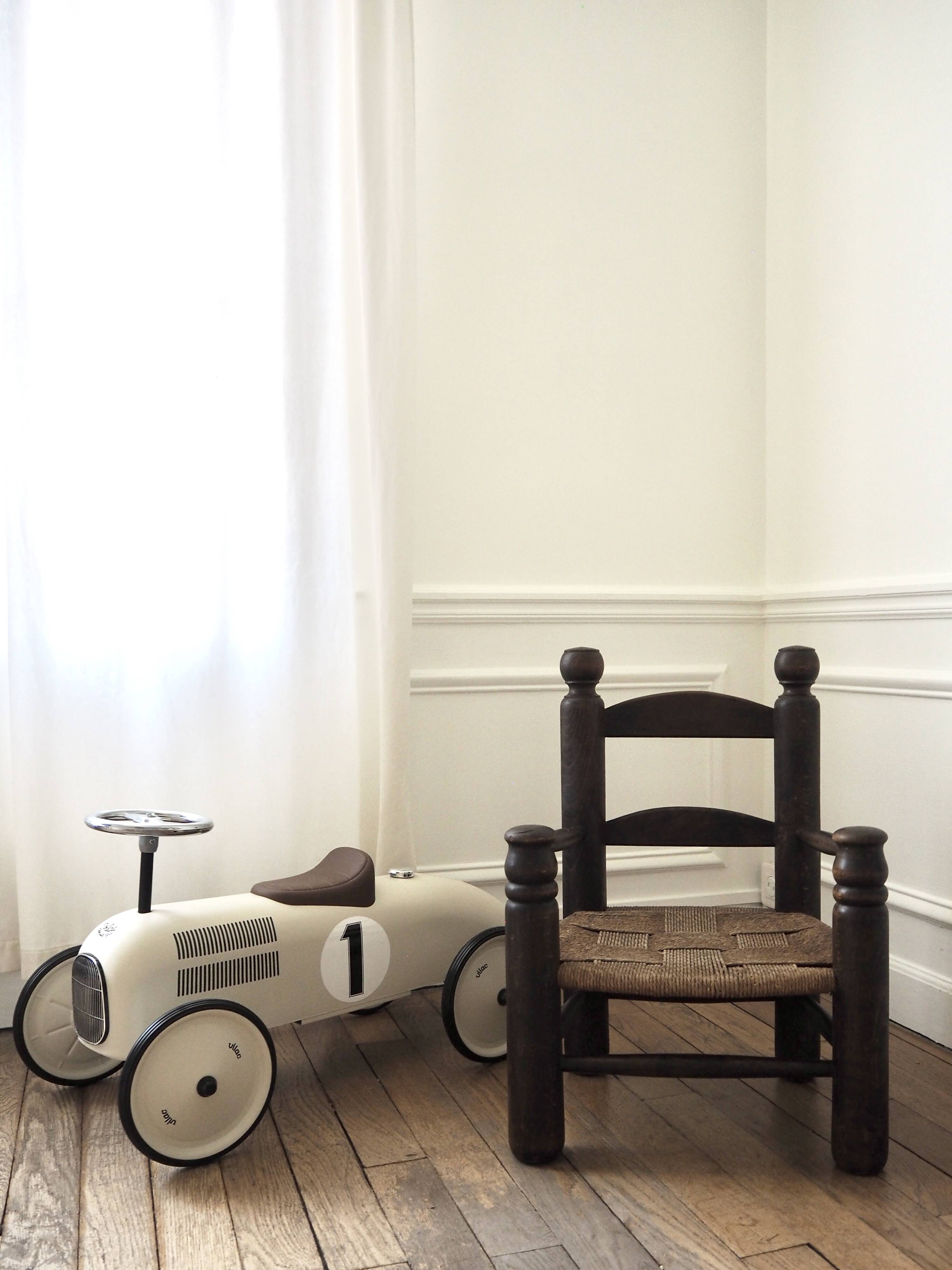 Child's armchair in the style of Charles Dudouyt.