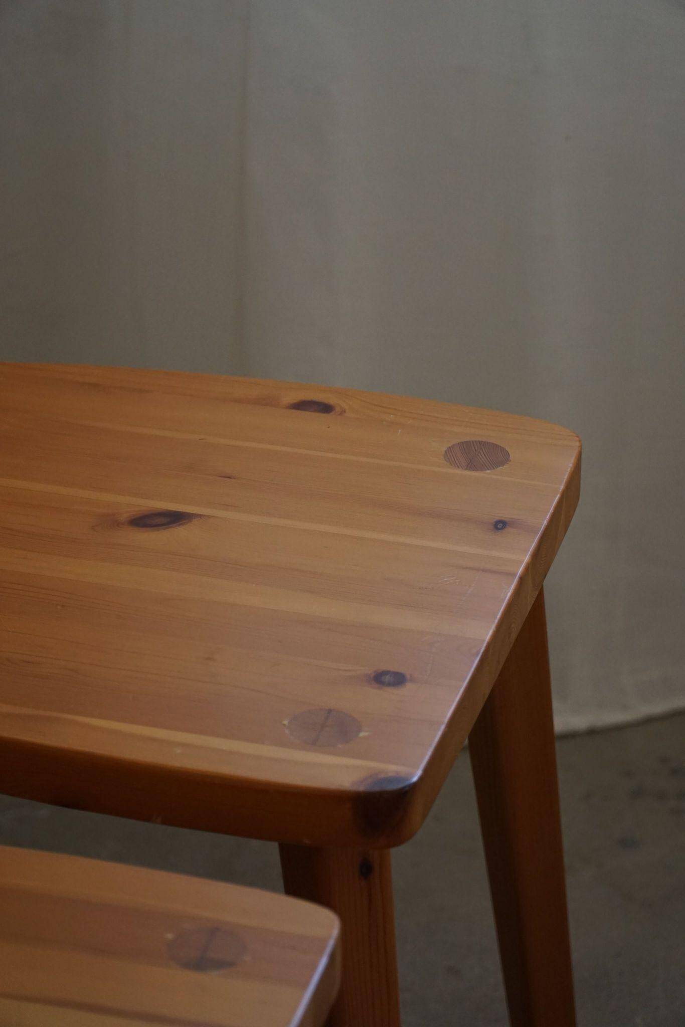 Set of 6 pine chairs