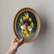 Tableau ovale acrylique sur bois cadre doré nature morte fleurs campagne
