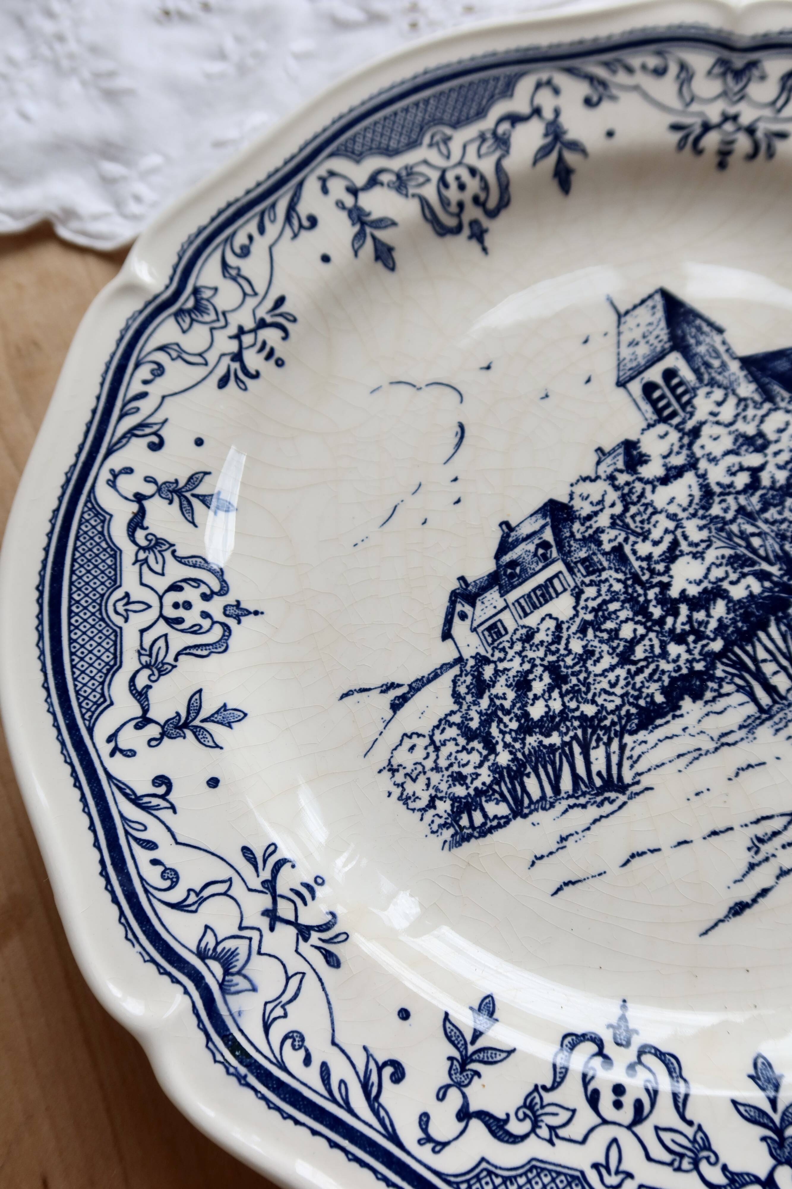 Assiette plate vintage faïence de Gien – Décor bleu romantique