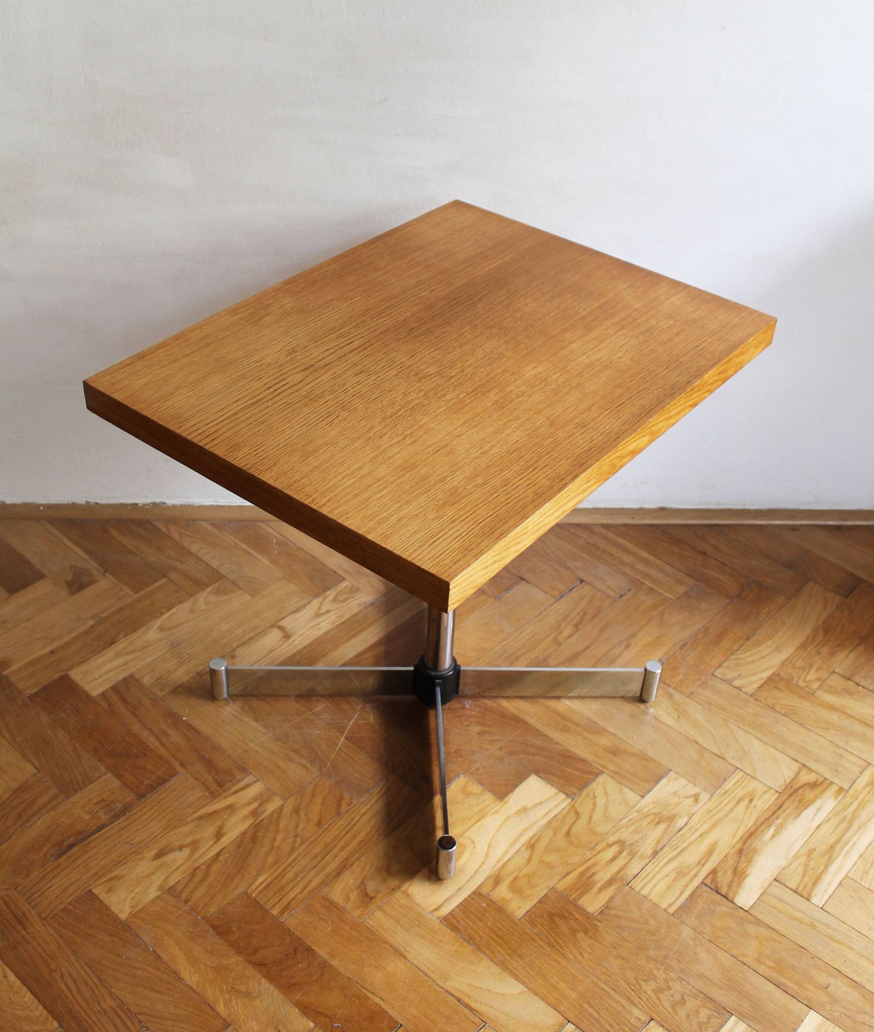 Table d'appoint pour téléviseur des années 1980