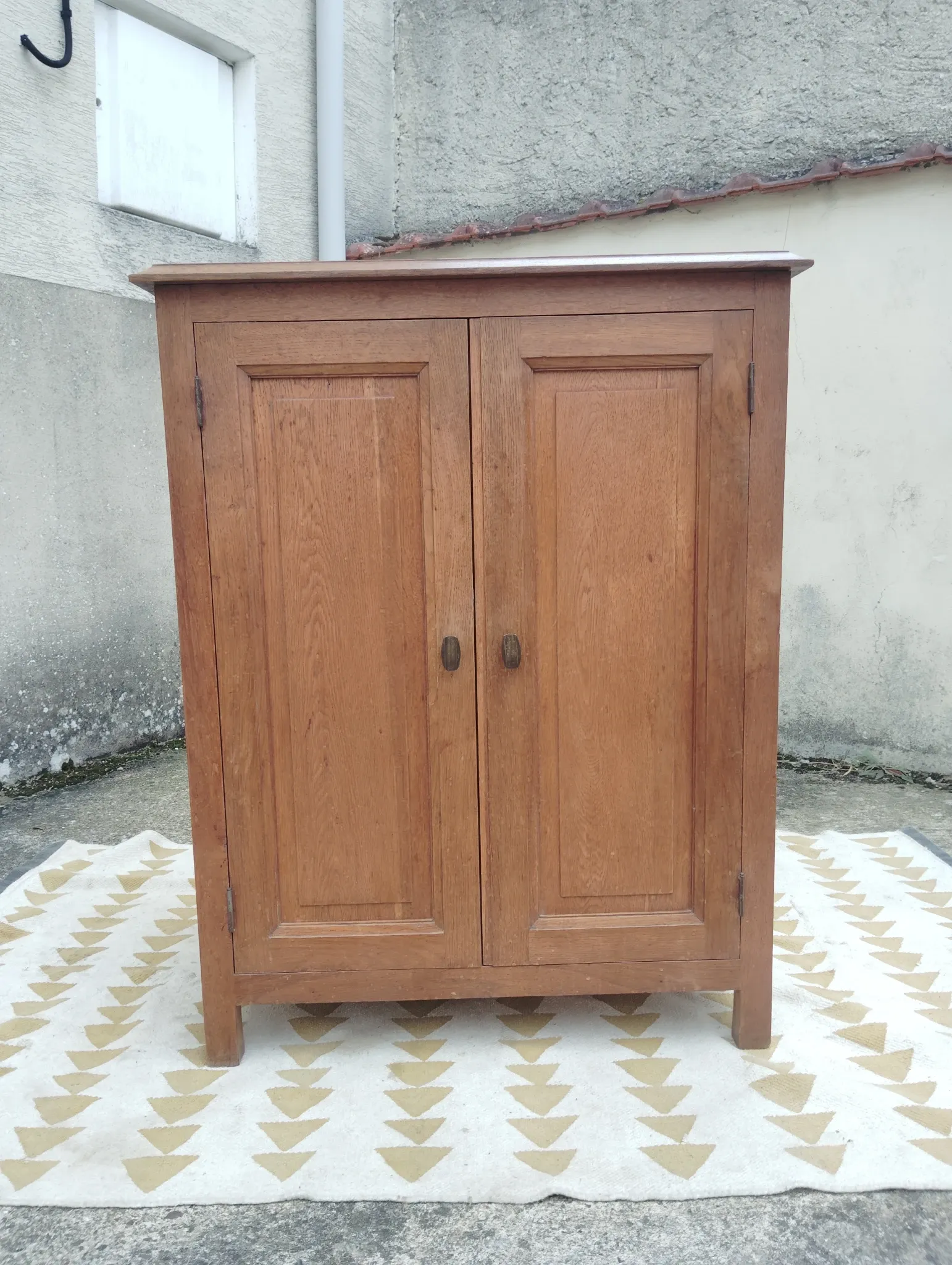 Small oak buffet Parisian style