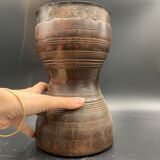 Mesure à grains en bois tourné et cerclage en fer forgé, Inde