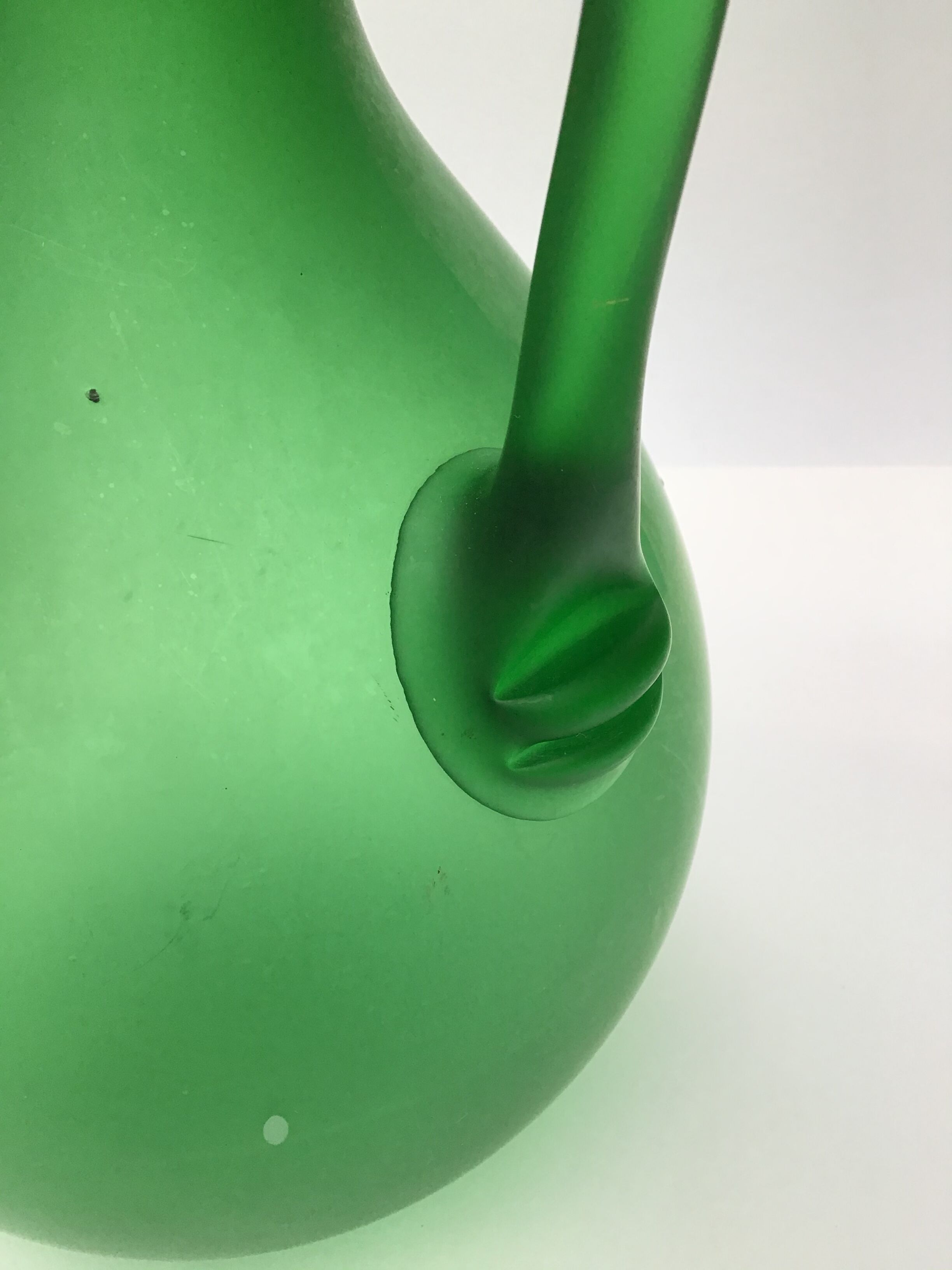 Pitcher green translucent glass paste