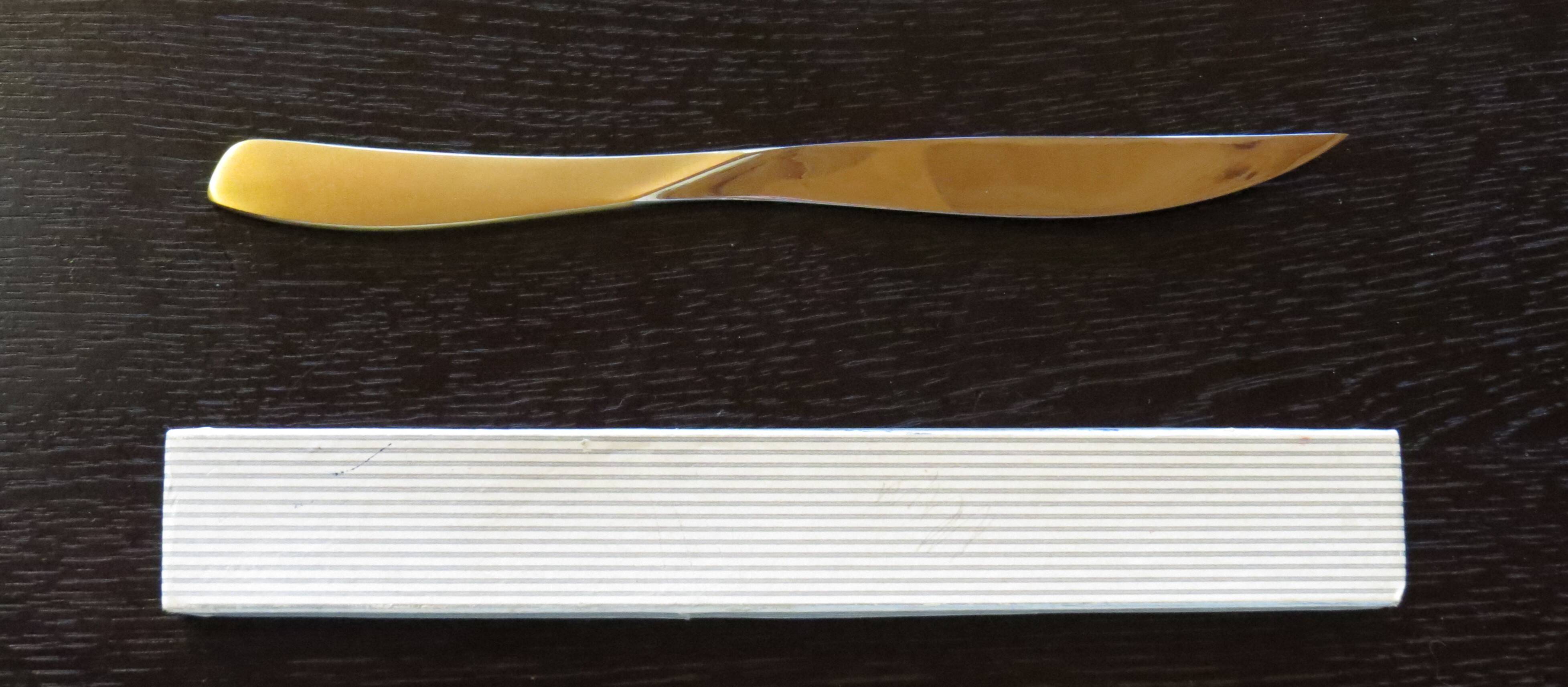 Vintage design paper cutter in two-tone metal LERCHE