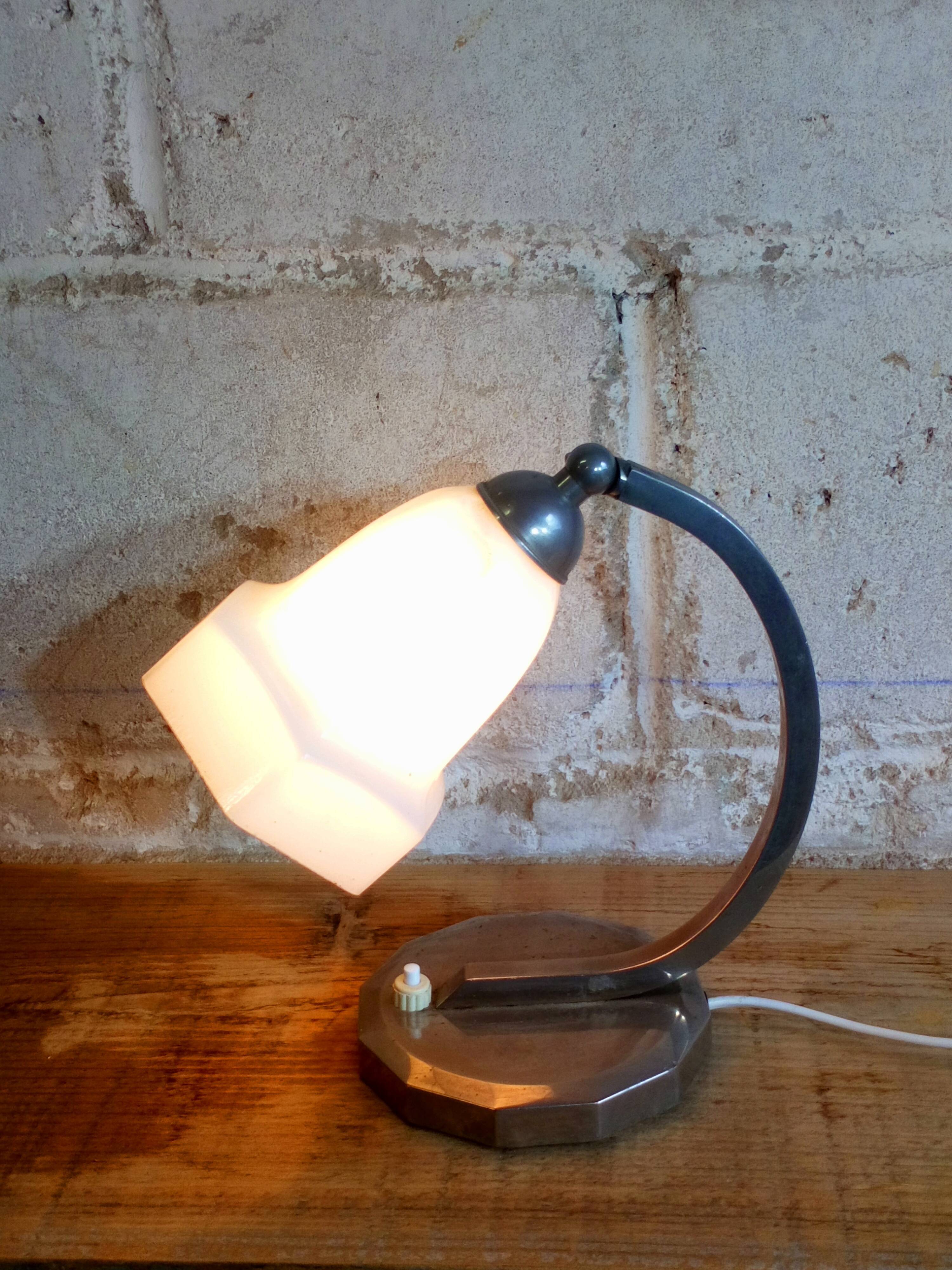 Lamp 1930 chrome and opaline, réélectrifié.