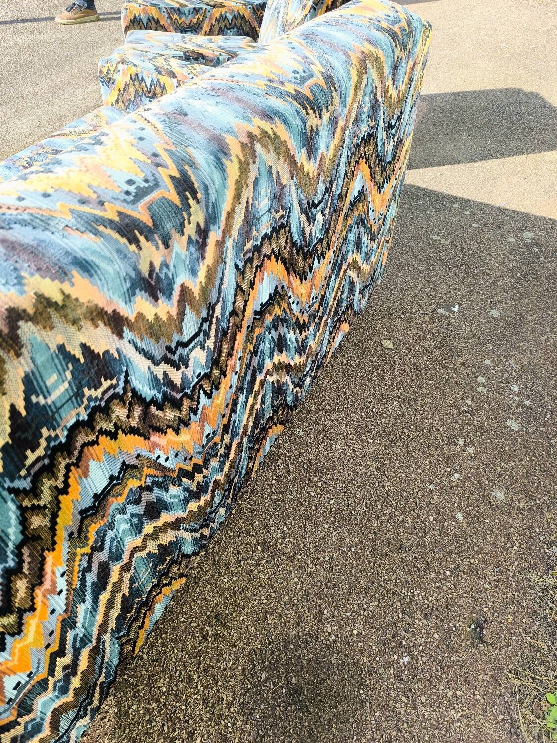 3-seater sofa + 2 vintage armchairs in multicoloured fabric retro design