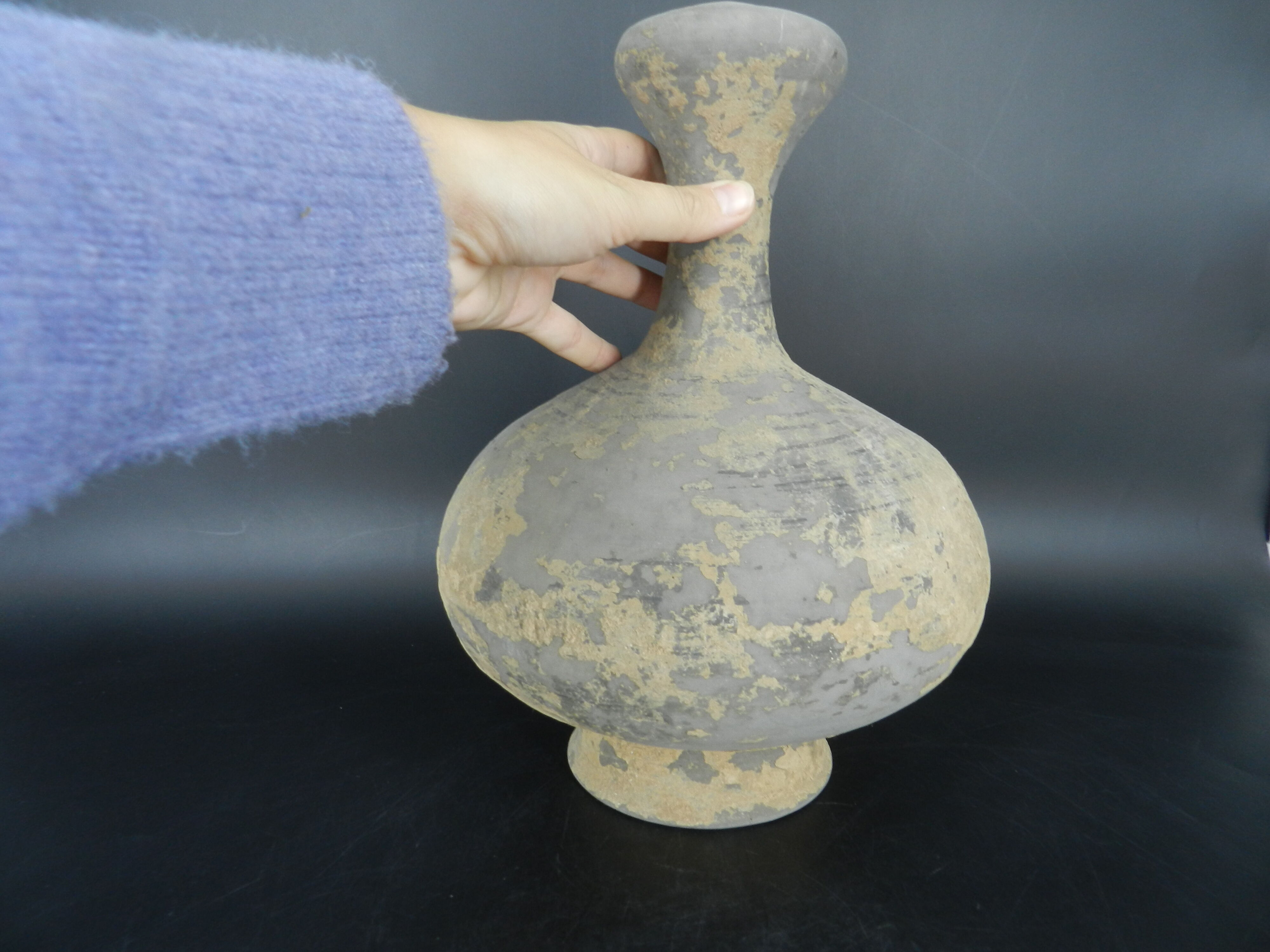 Cylindrical neck bottle Han Dynasty China