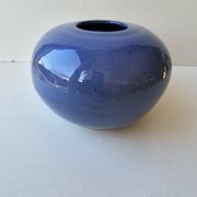 Vase boule en céramique couleur bleue Non signé