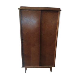 Wardrobe feet compass sliding doors