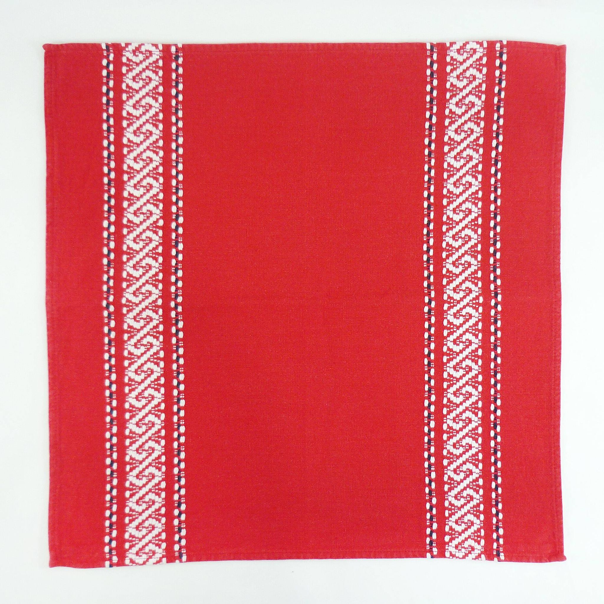 11 serviettes de table en  coton rouge - motifs brodés style basque