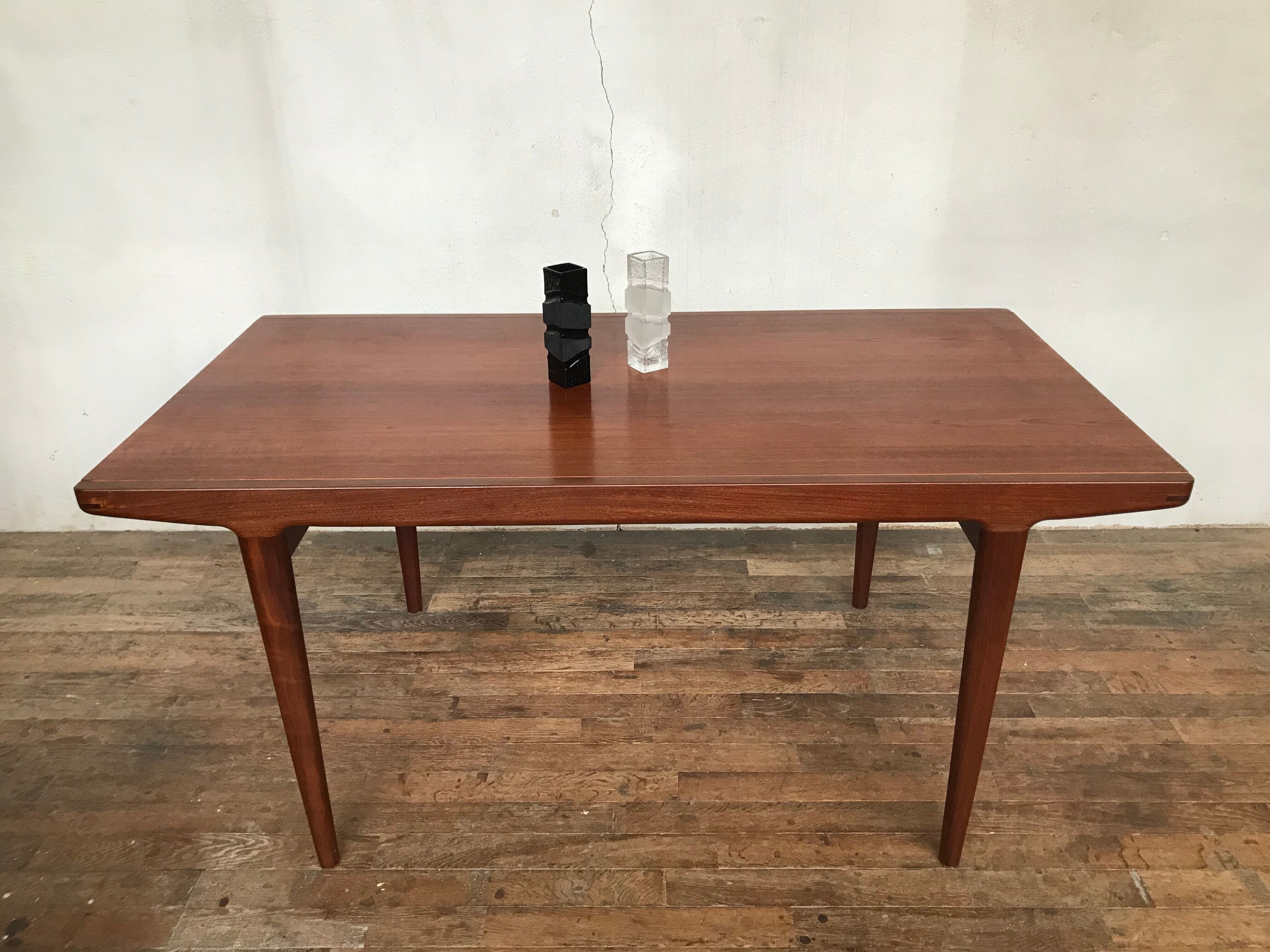 Authentic Scandinavian table teak design1950 1960 feet spindles