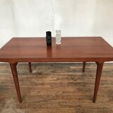 Authentic Scandinavian table teak design1950 1960 feet spindles